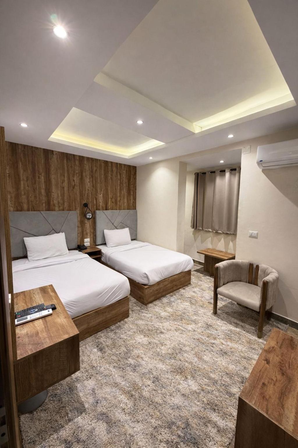 Golden Pyramids Crown - Photo 27