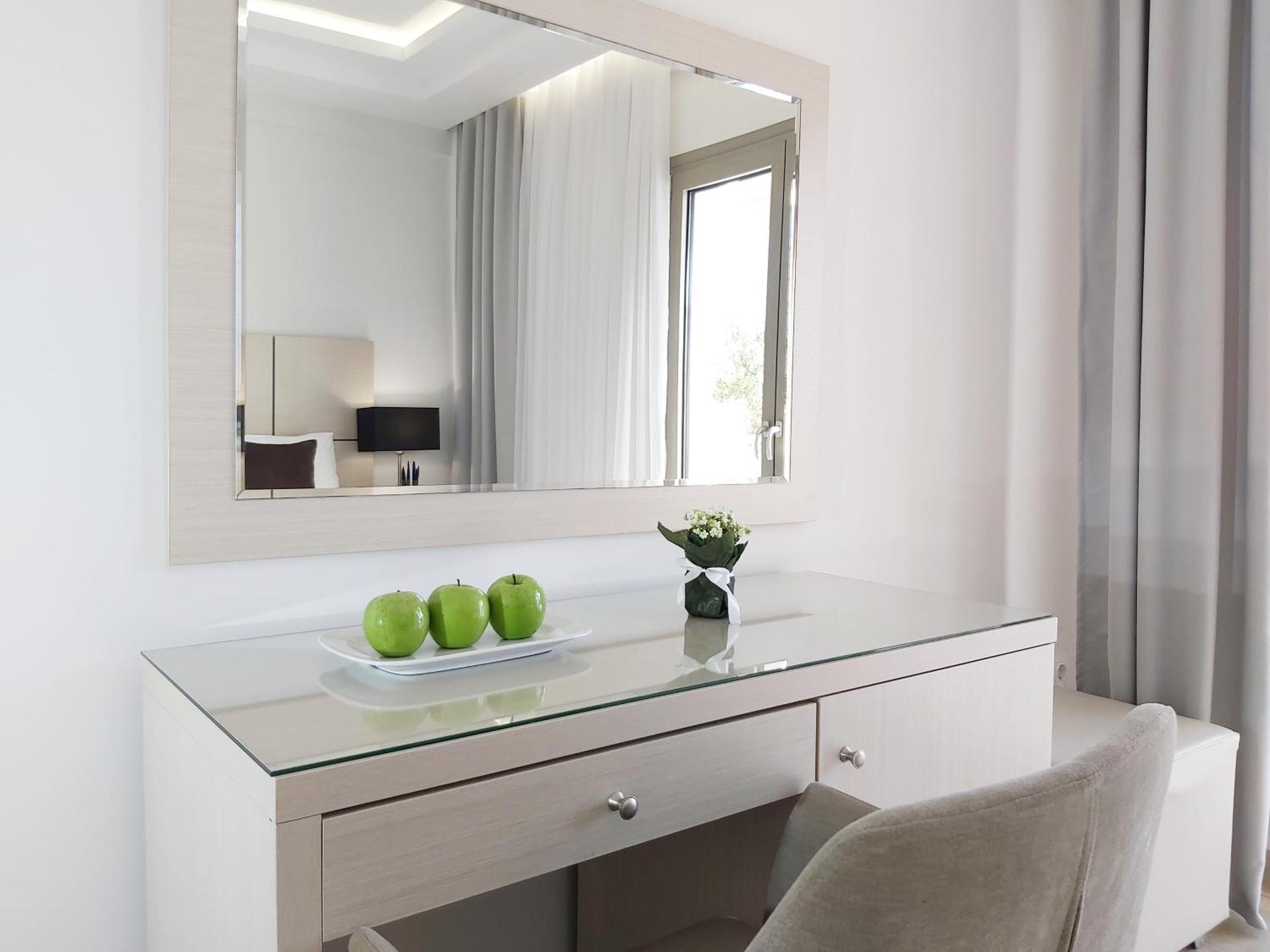 Akrogiali Exclusive Hotel (Adults Only) - Photo 3