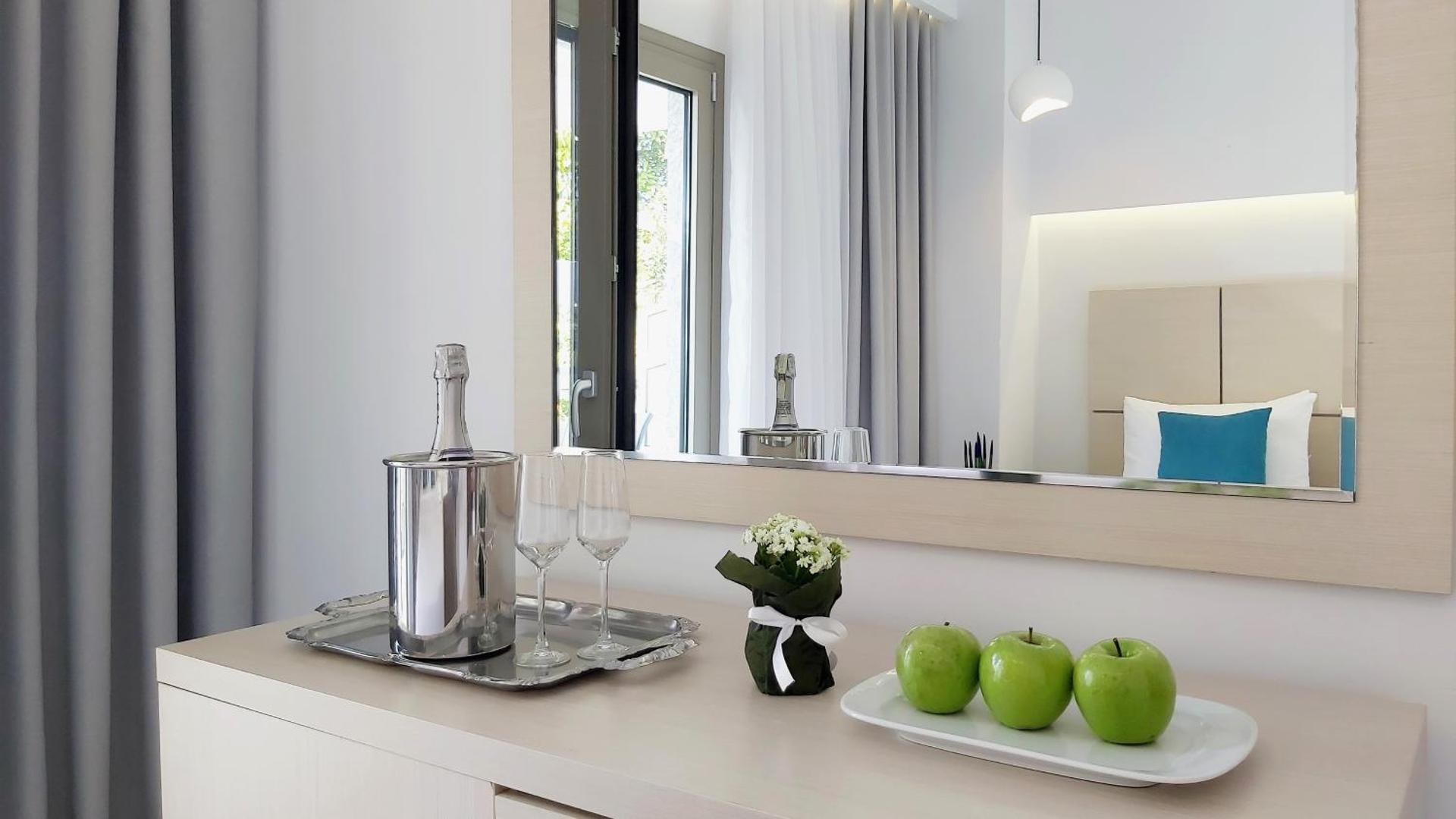 Akrogiali Exclusive Hotel (Adults Only) - Photo 10