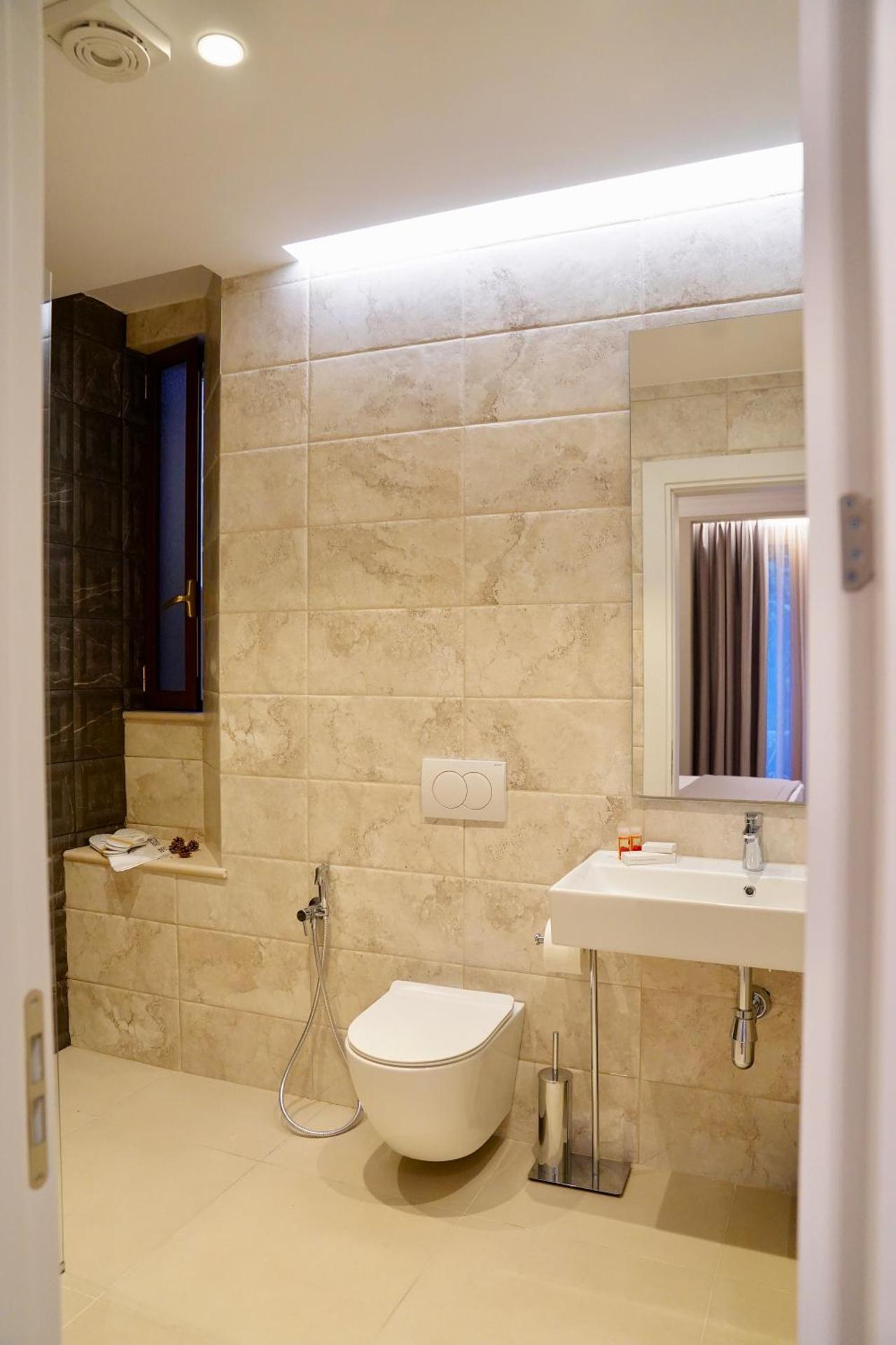 Hortus Hotel Tirana - Photo 56