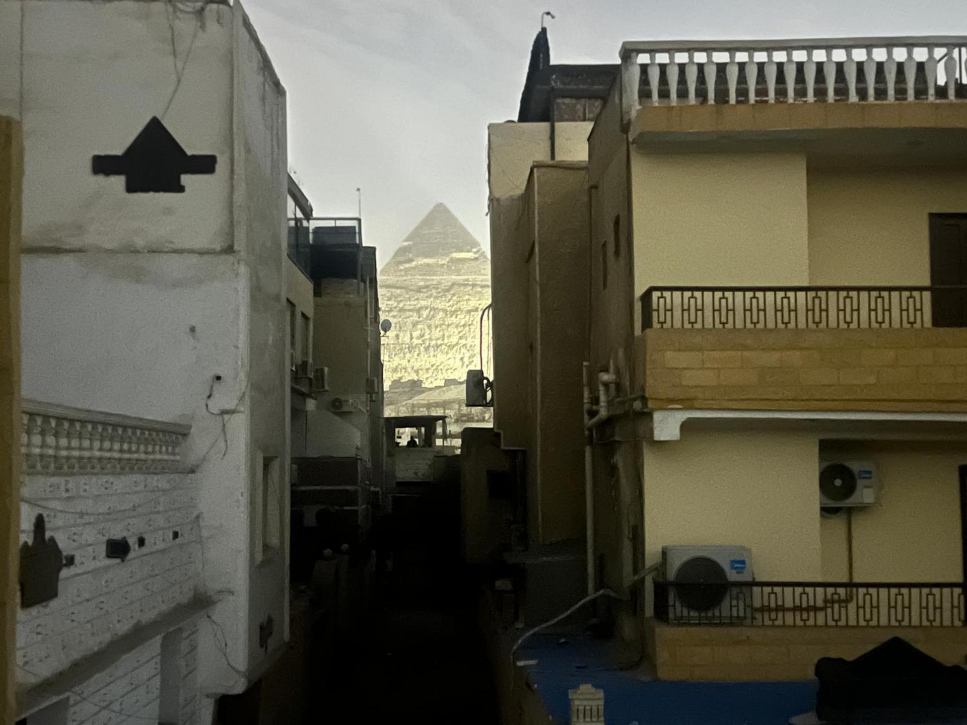 Golden king pyramids view INN - Photo 32