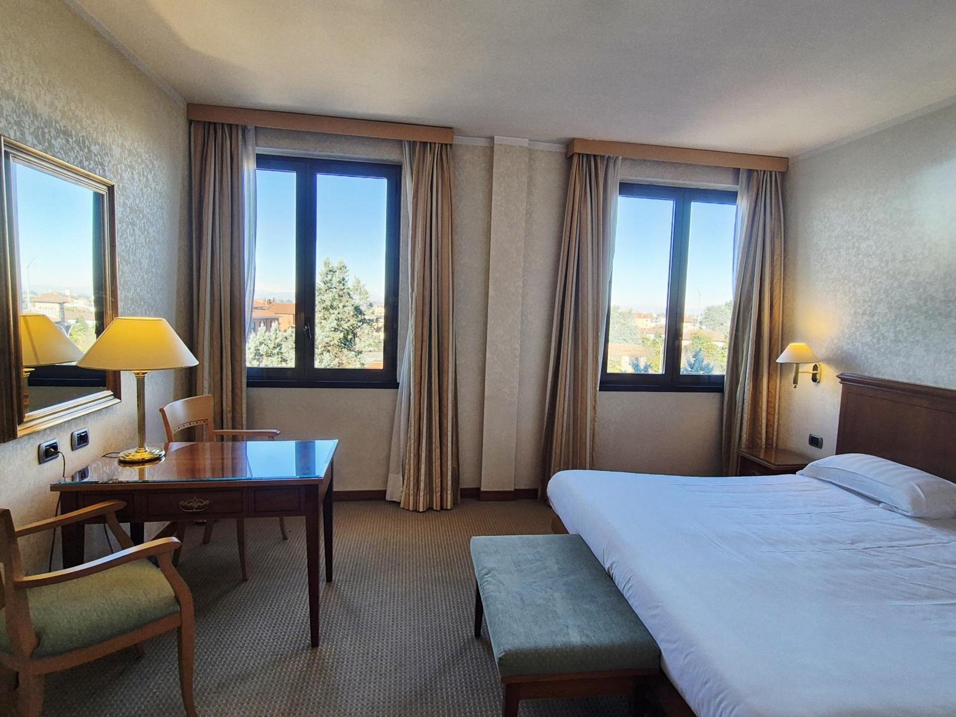 Hotel Excelsior Magenta - Photo 83
