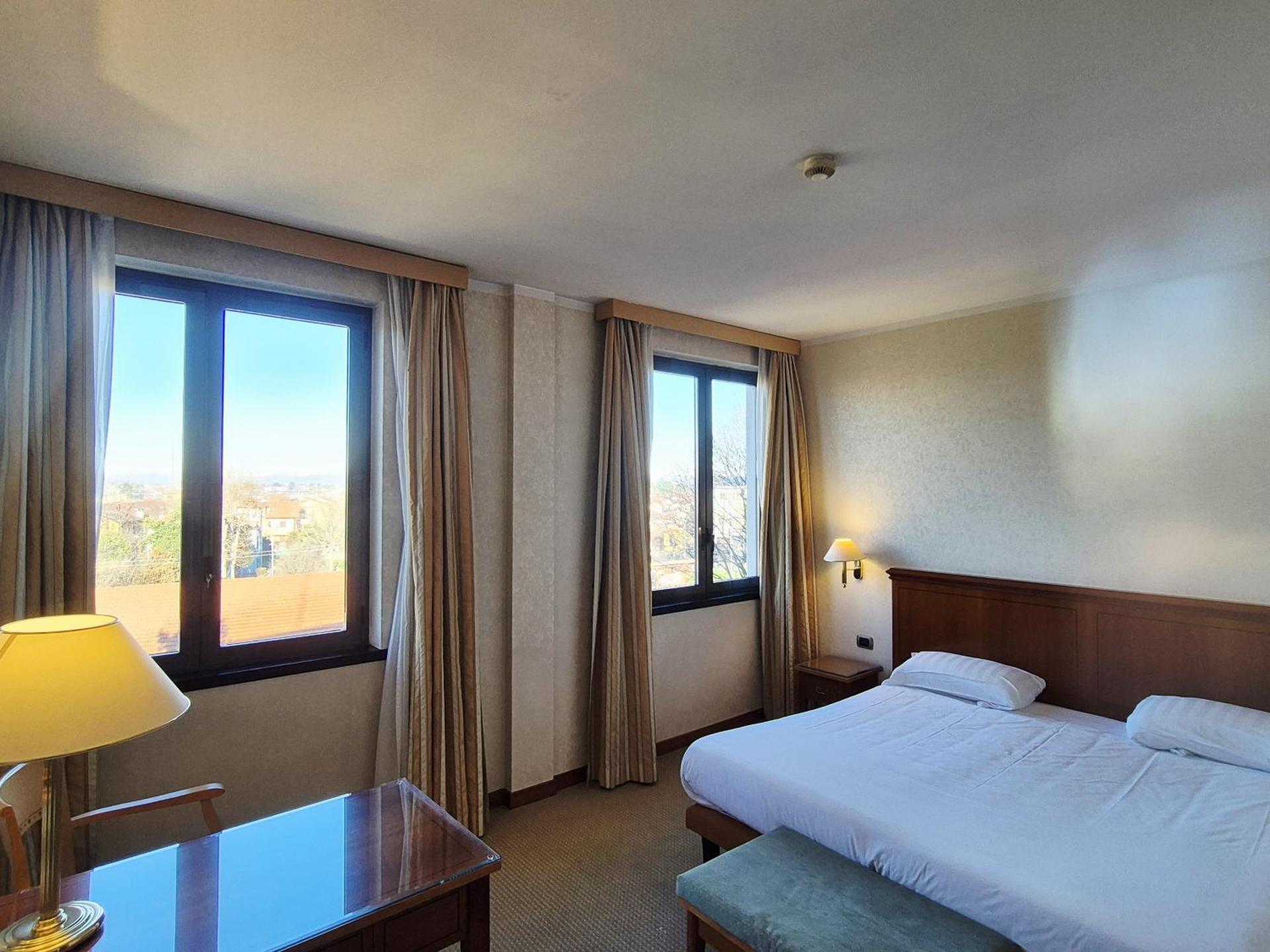 Hotel Excelsior Magenta - Photo 80