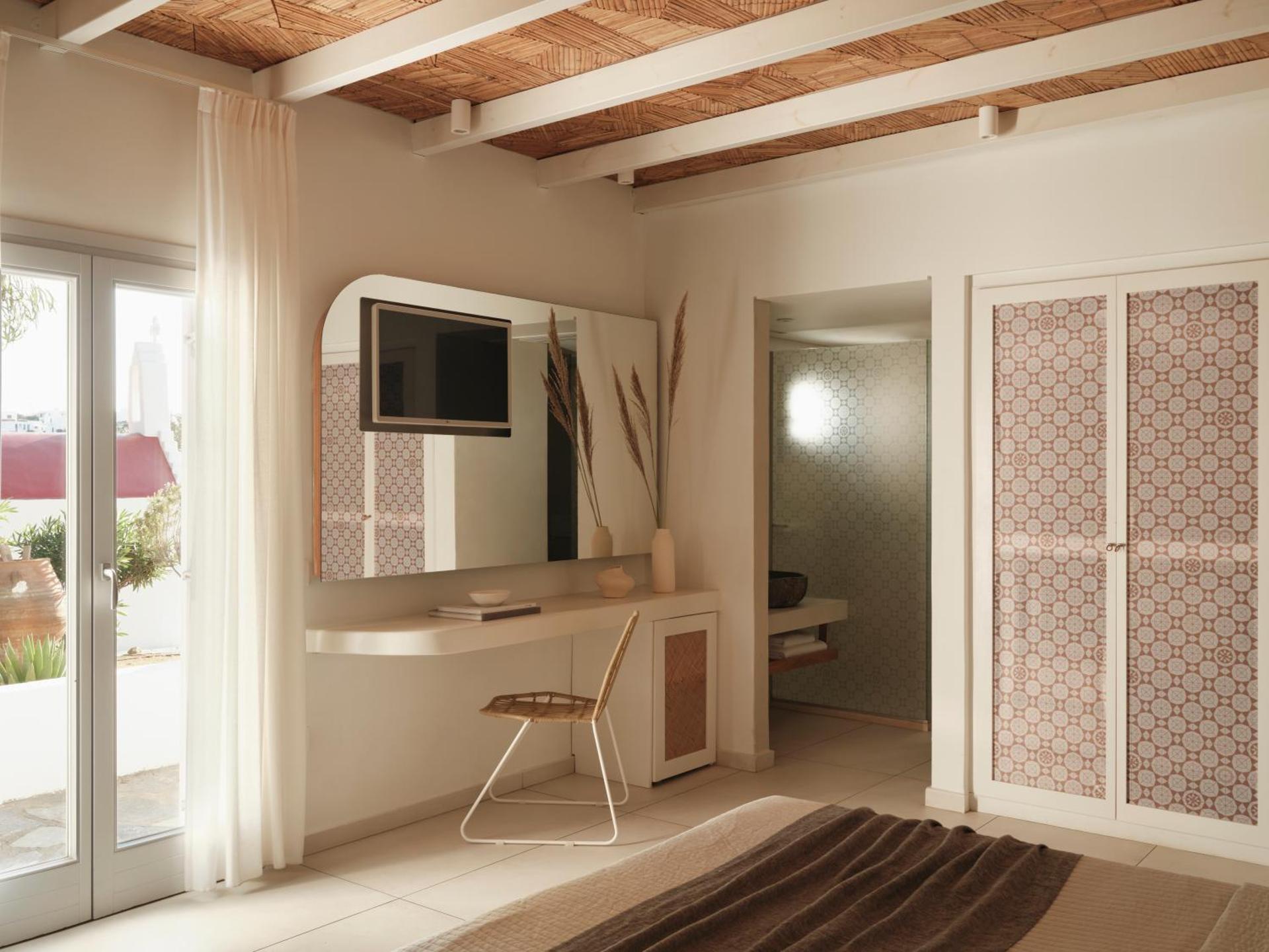 Andronikos Hotel - Photo 23