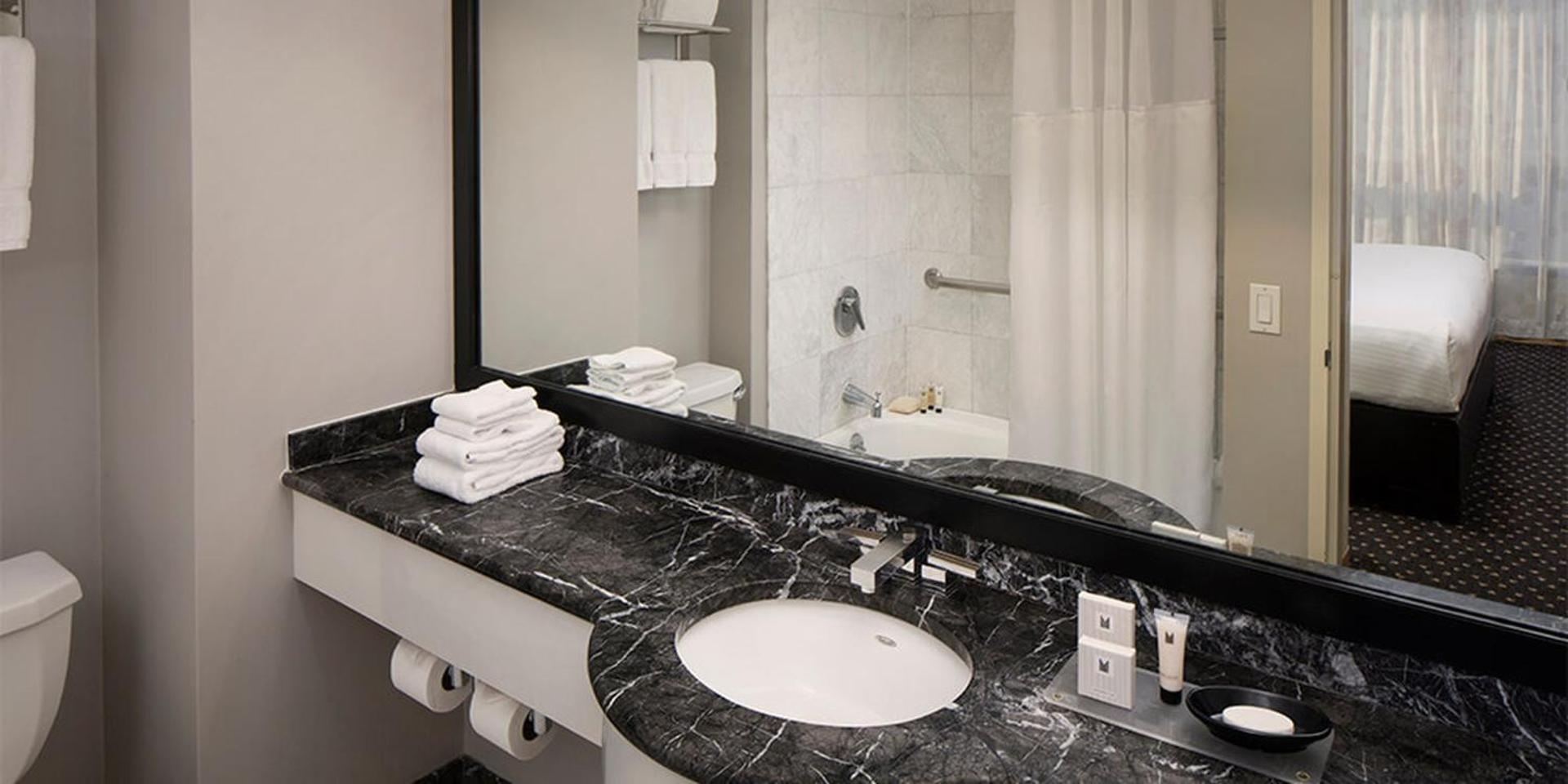 Millennium Hotel Broadway Times Square - Photo 8