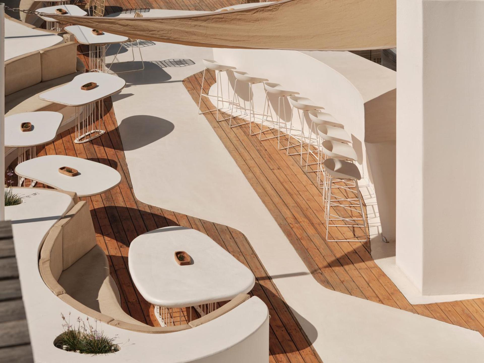 Andronikos Hotel - Photo 3