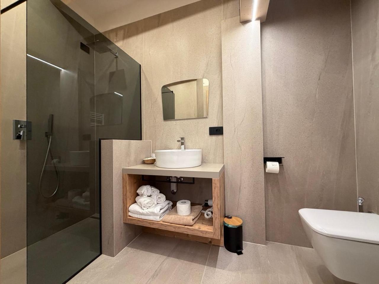 Liz Hotel & Apartments - Photo 17