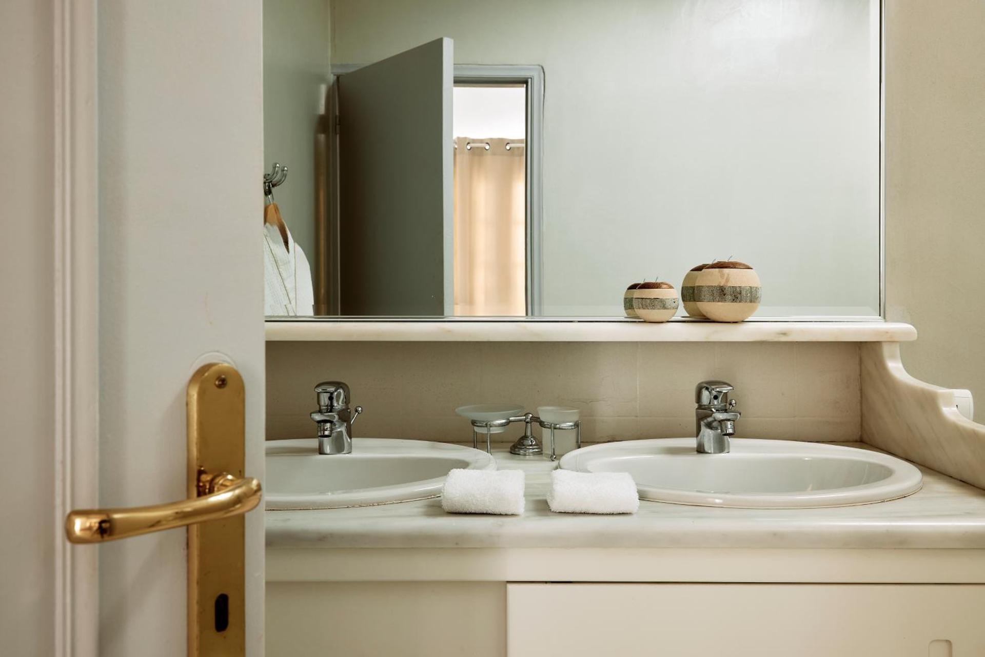 Hotel Adonis - Photo 118