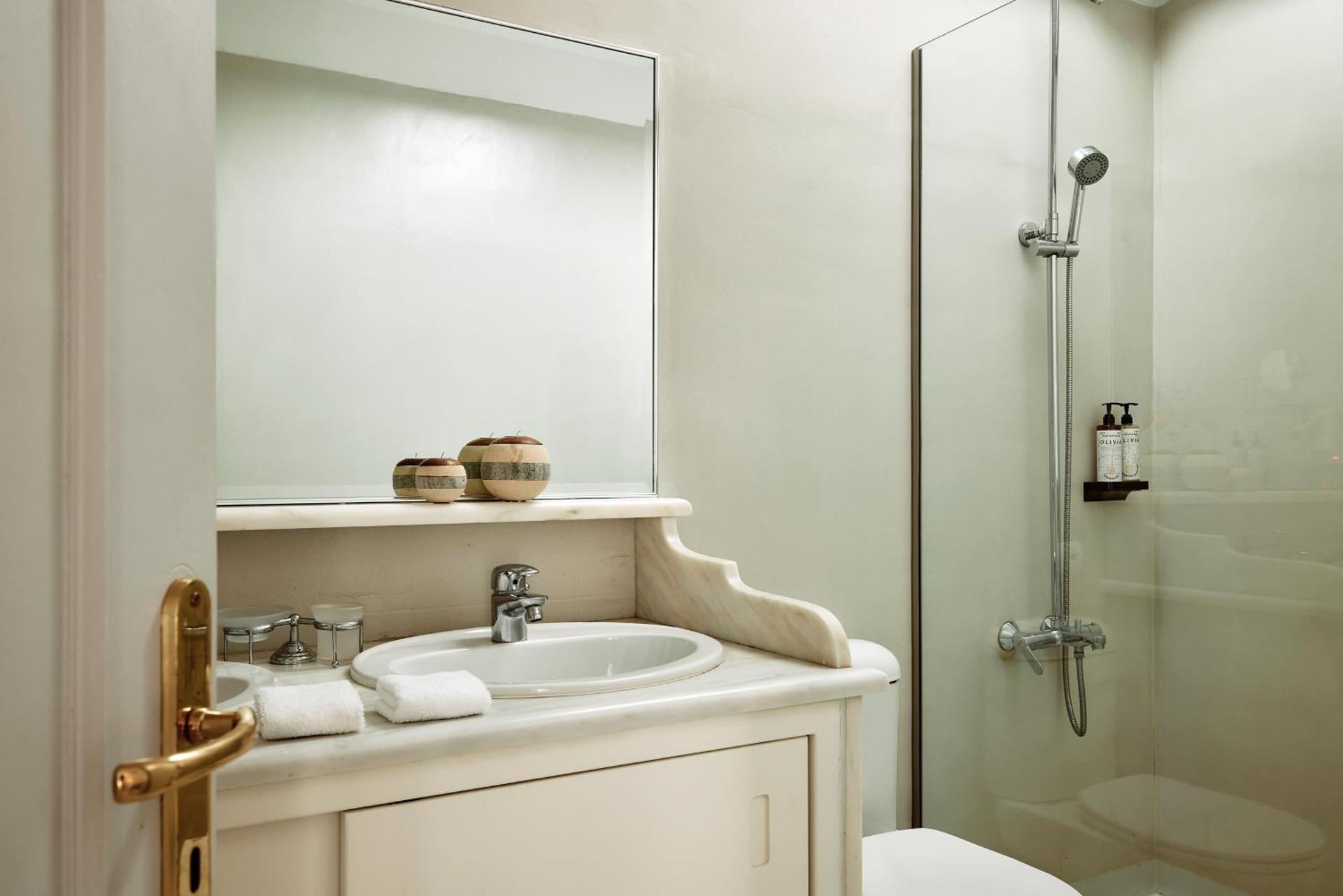 Hotel Adonis - Photo 120