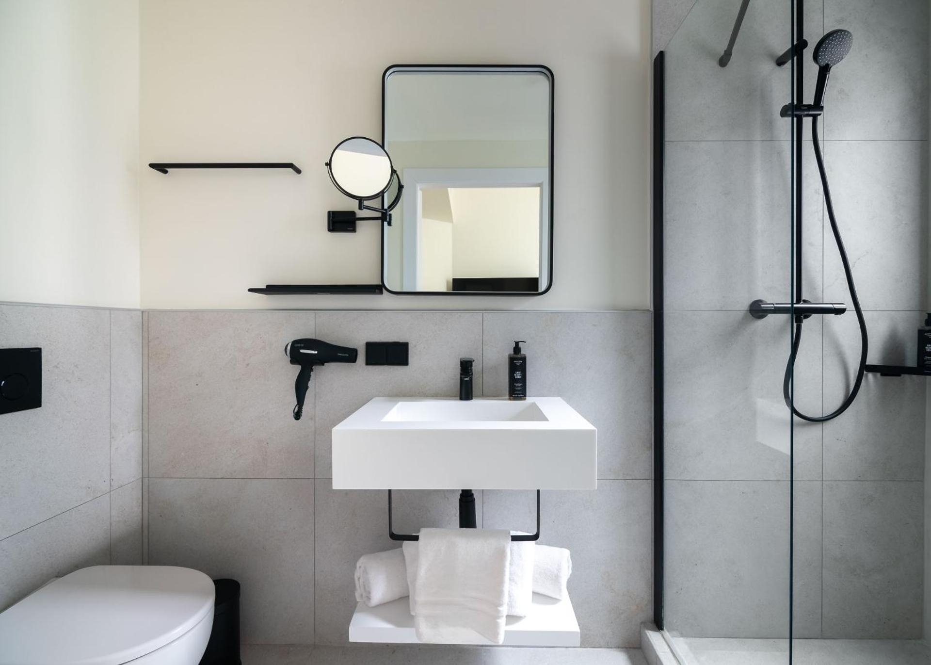 Limehome Athens Geraniou - Photo 35