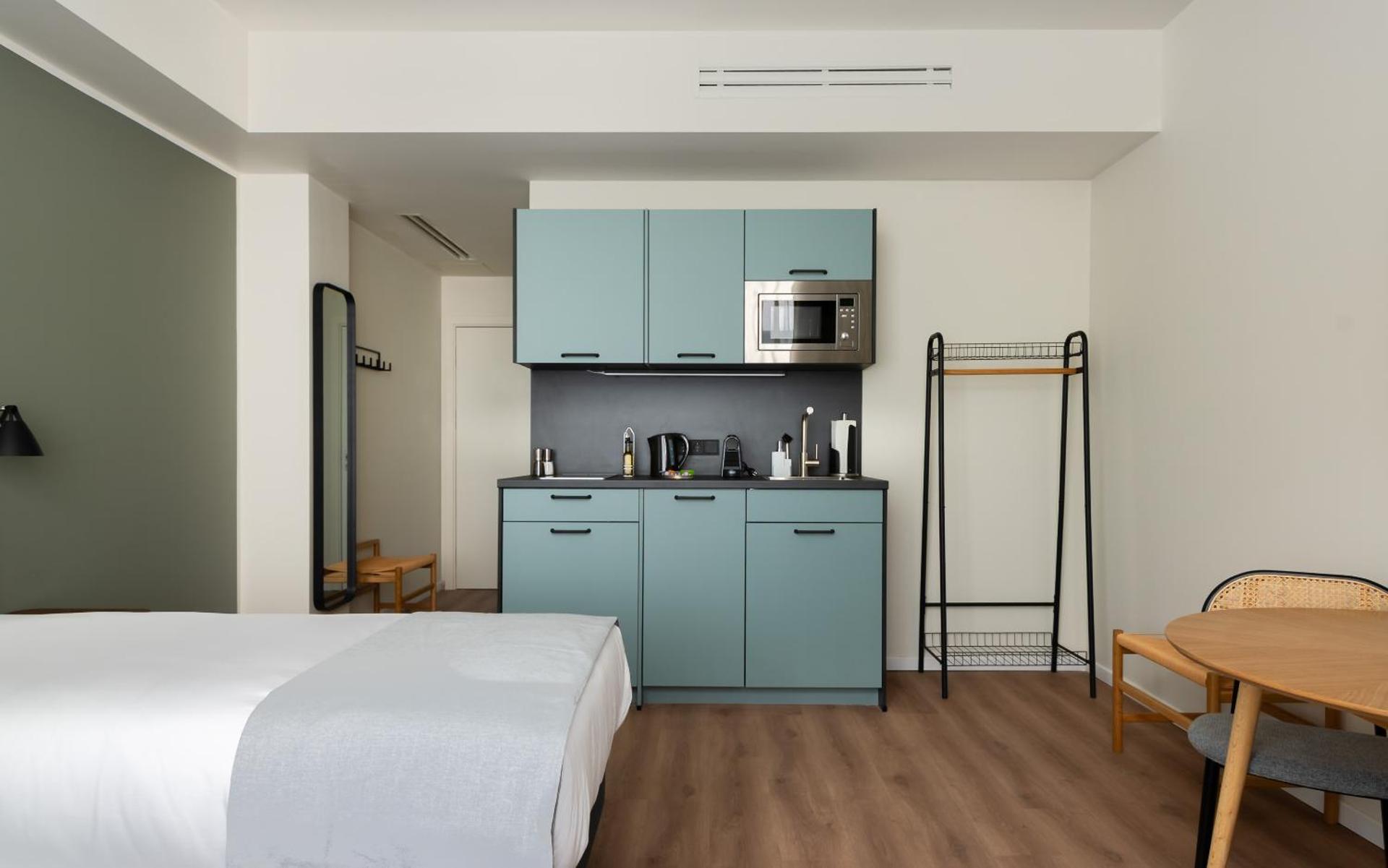 Limehome Athens Geraniou - Photo 8