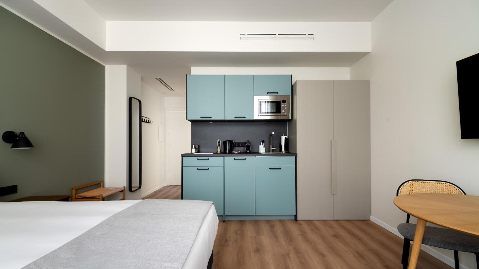 Limehome Athens Geraniou - Photo 11