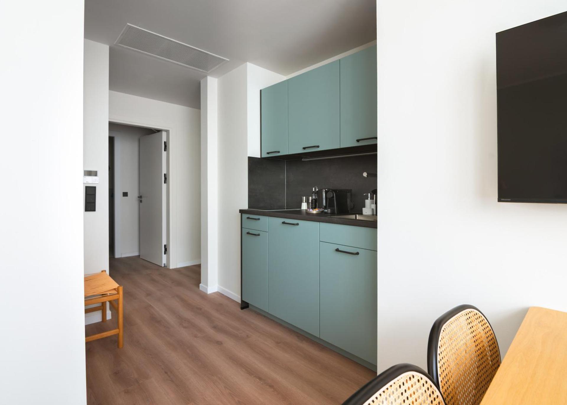 Limehome Athens Geraniou - Photo 2