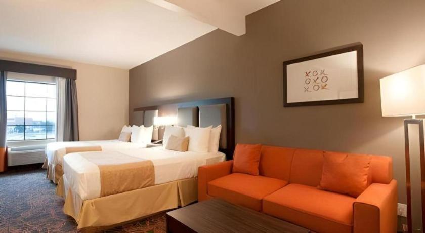Best Western Plus Executive Inn - Photo 113