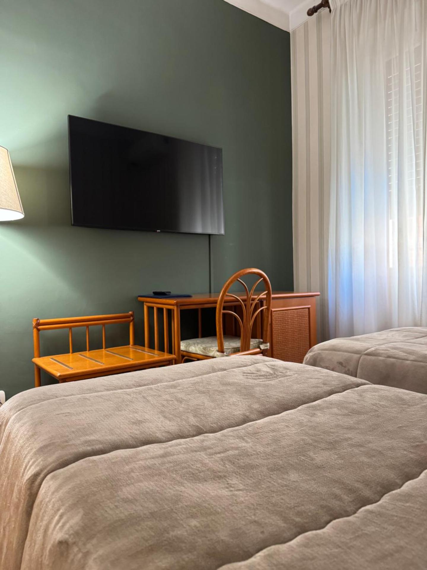 Hotel Kristina - Photo 6