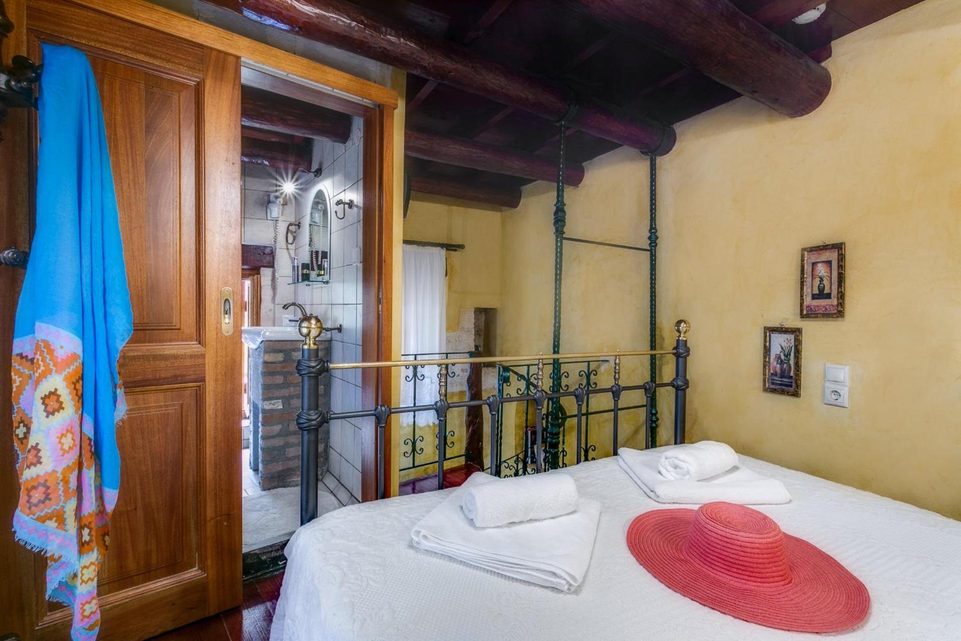 Ifigenia Lux MAISONETTE in oldtown and Villas in theriso vilage 14 km outside of chania - Photo 68