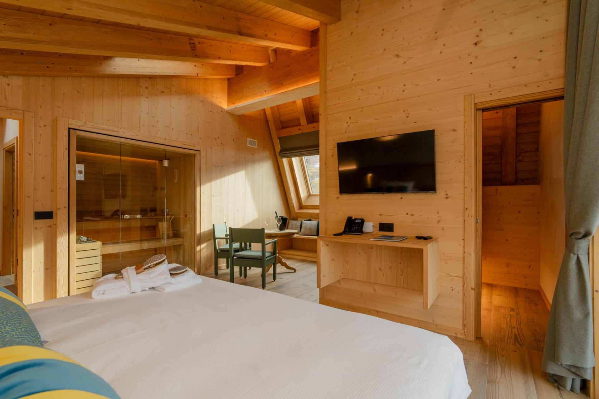 Suite with Sauna