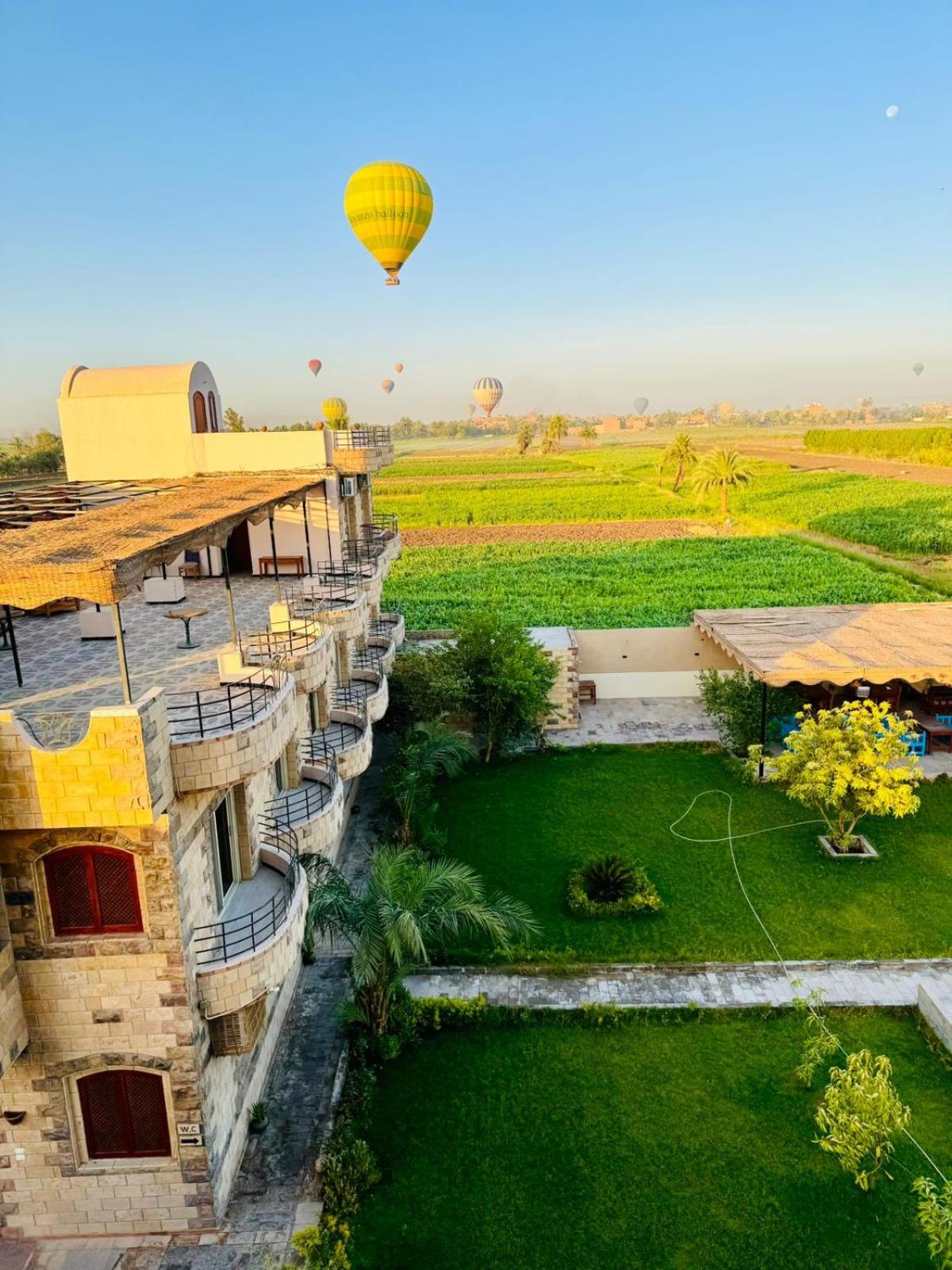 New Memnon Hotel - Photo 32