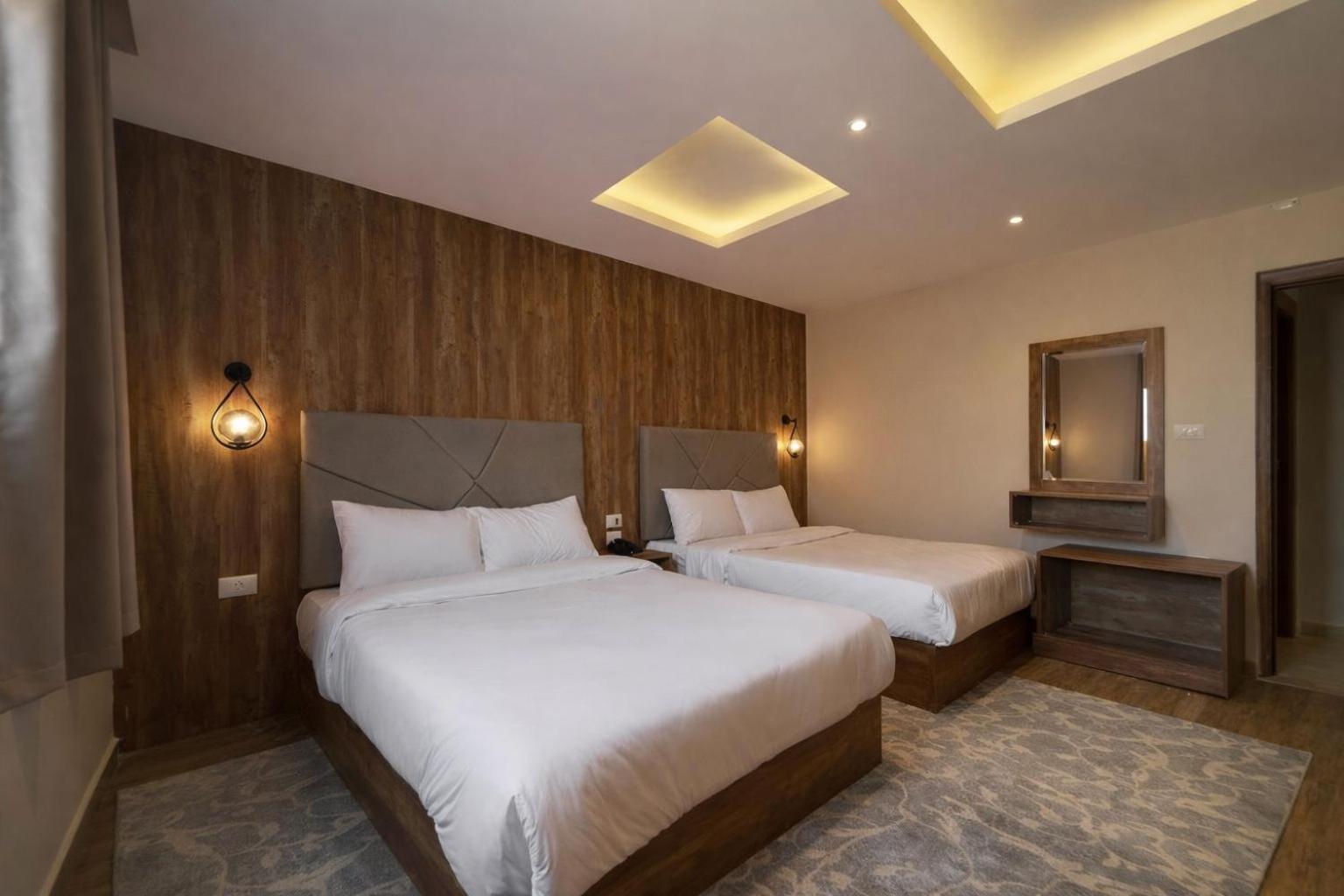 Golden Pyramids Crown - Photo 33