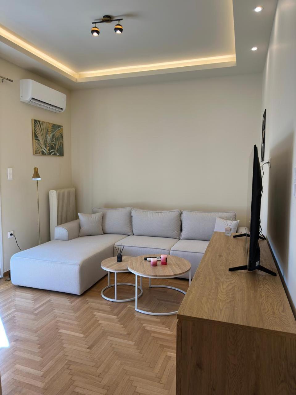 One-Bedroom Apartment - Photo 4