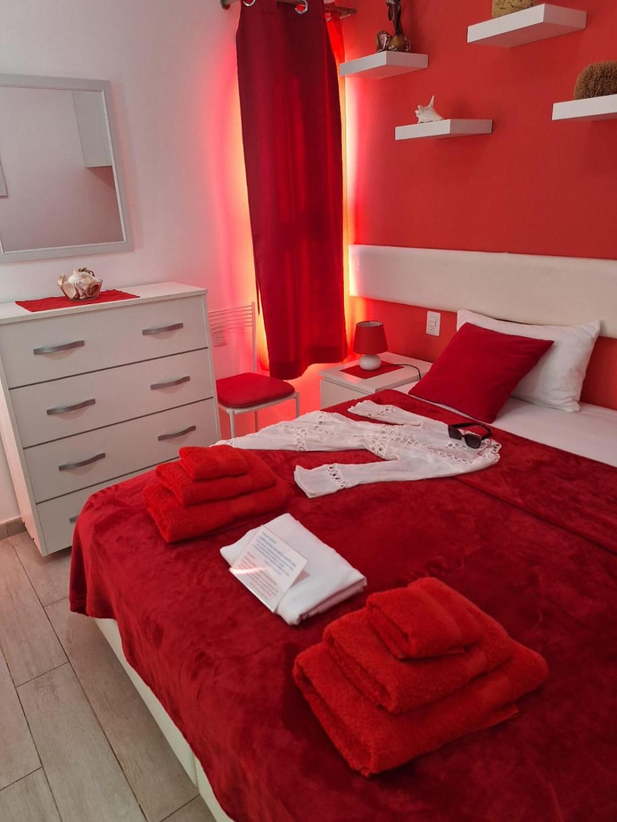 PASSION DEL CARIBE - CORAL VILLAGE 1 - modern and fully equipped apartments & suites in residence with pool and 24 hour security, close the beach, shops, bars, restaurants & entertainment - Photo 46