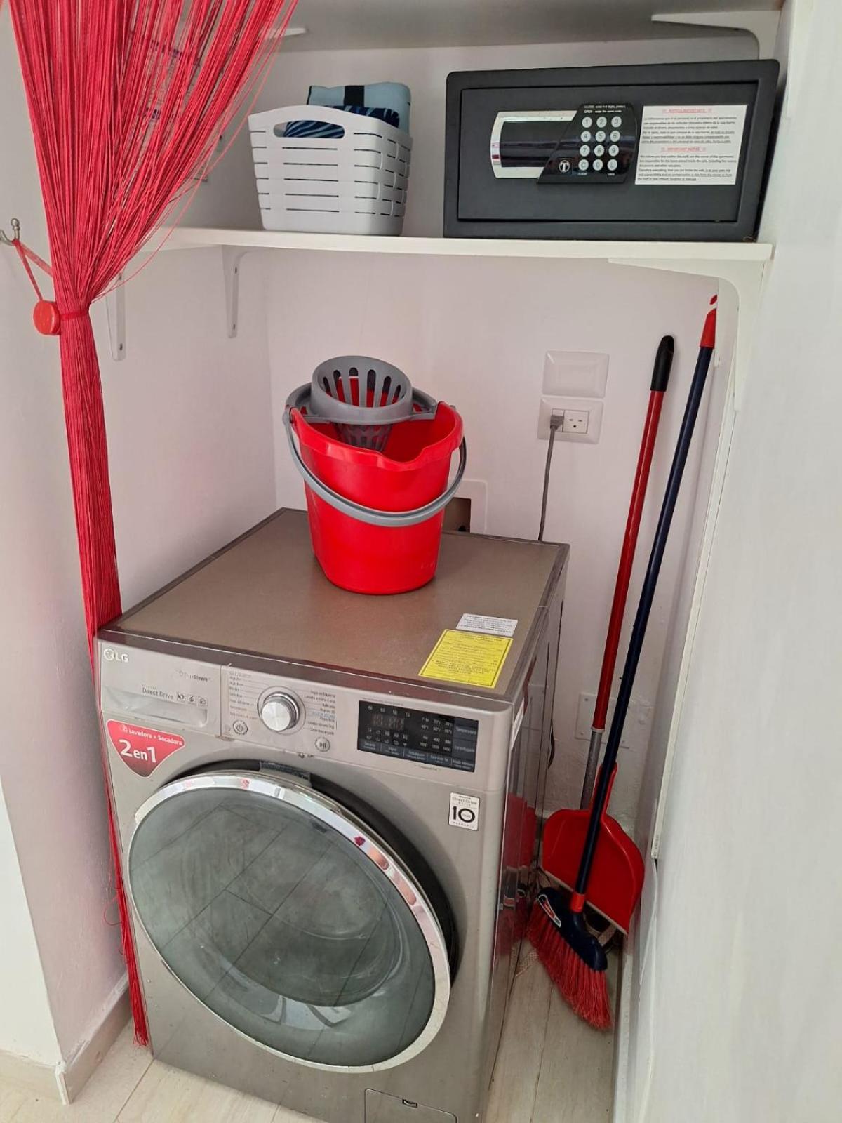 PASSION DEL CARIBE - CORAL VILLAGE 1 - modern and fully equipped apartments & suites in residence with pool and 24 hour security, close the beach, shops, bars, restaurants & entertainment - Photo 68