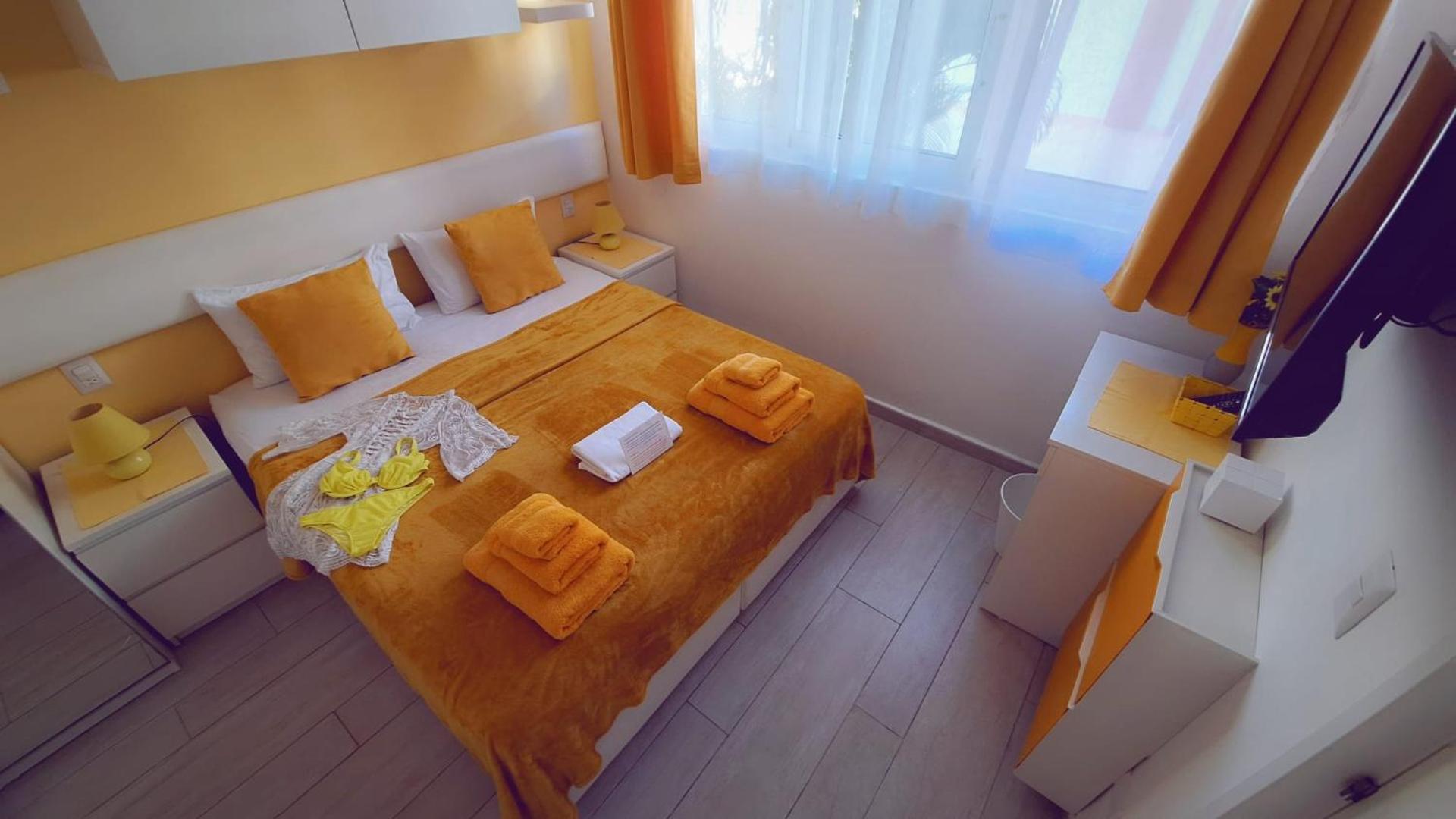 PASSION DEL CARIBE - CORAL VILLAGE 1 - modern and fully equipped apartments & suites in residence with pool and 24 hour security, close the beach, shops, bars, restaurants & entertainment - Photo 34