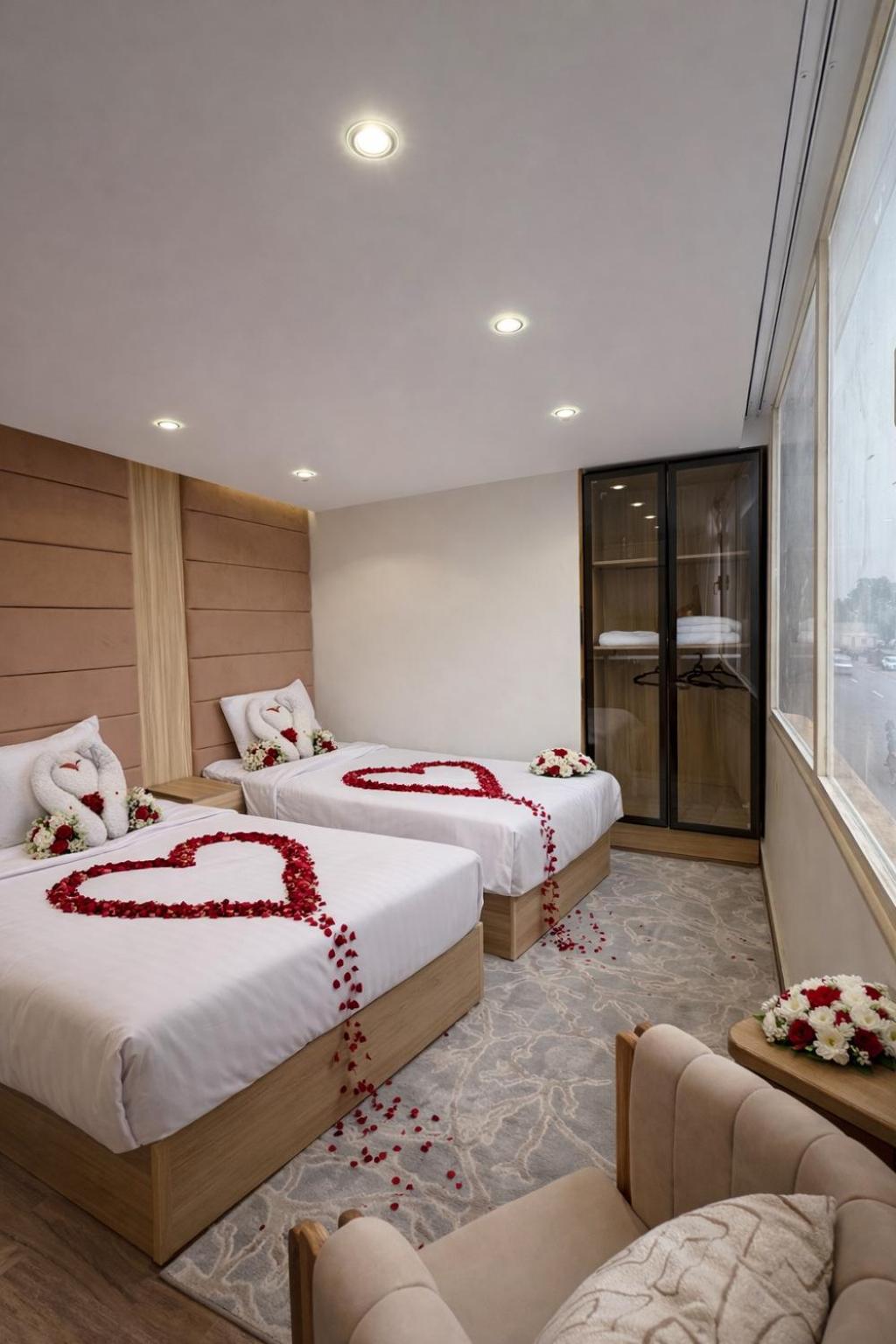 Golden Pyramids Crown - Photo 49