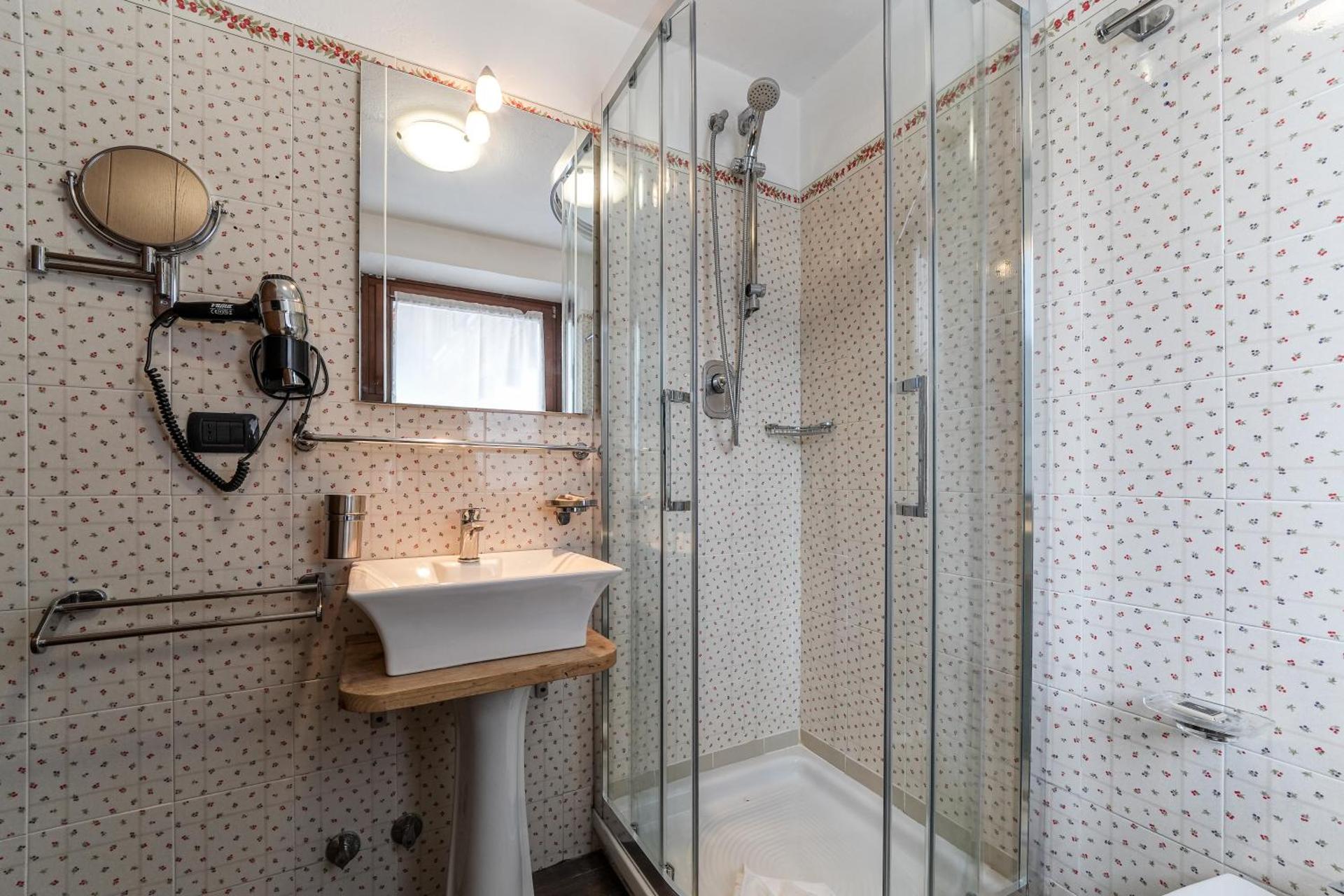 Hotel Jumeaux - Photo 38