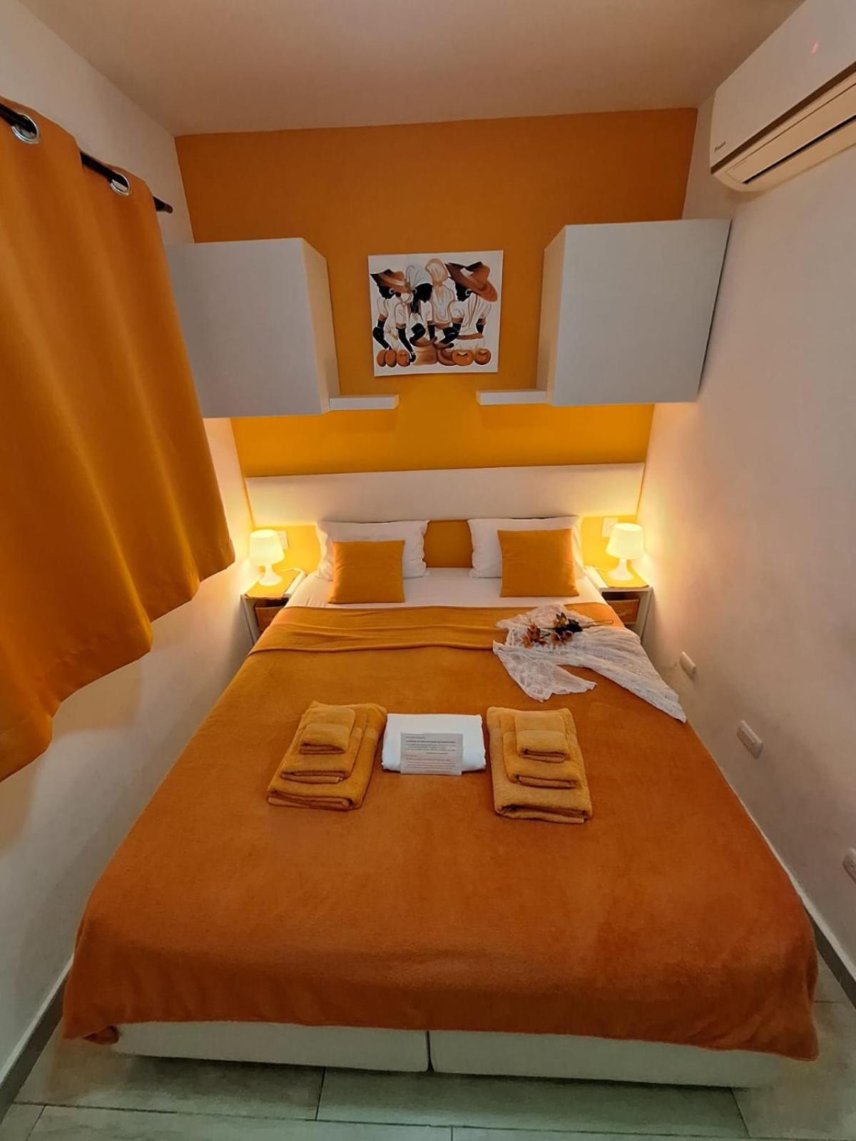 PASSION DEL CARIBE - CORAL VILLAGE 1 - modern and fully equipped apartments & suites in residence with pool and 24 hour security, close the beach, shops, bars, restaurants & entertainment - Photo 3