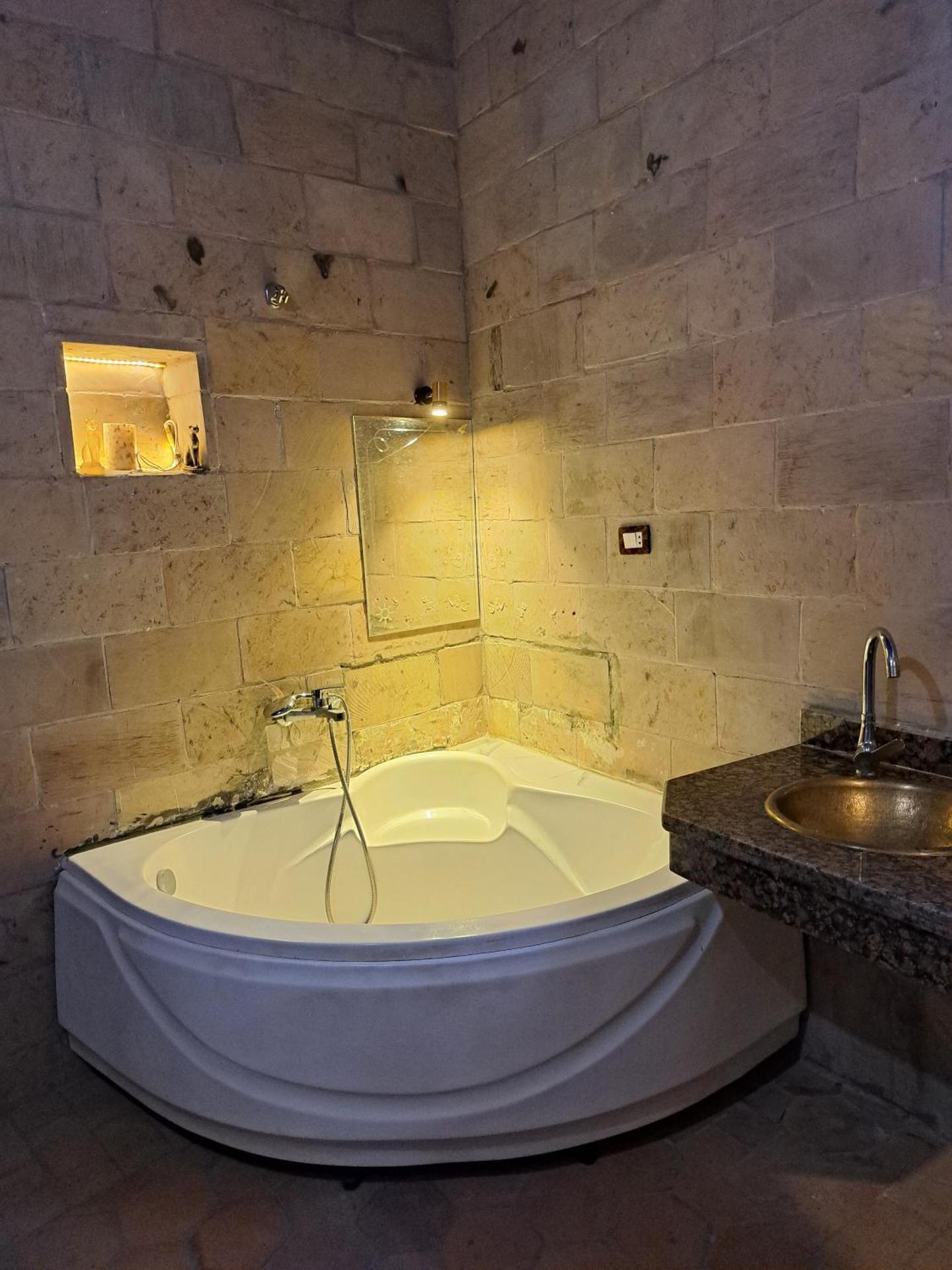 Thebes Hotel - Photo 15