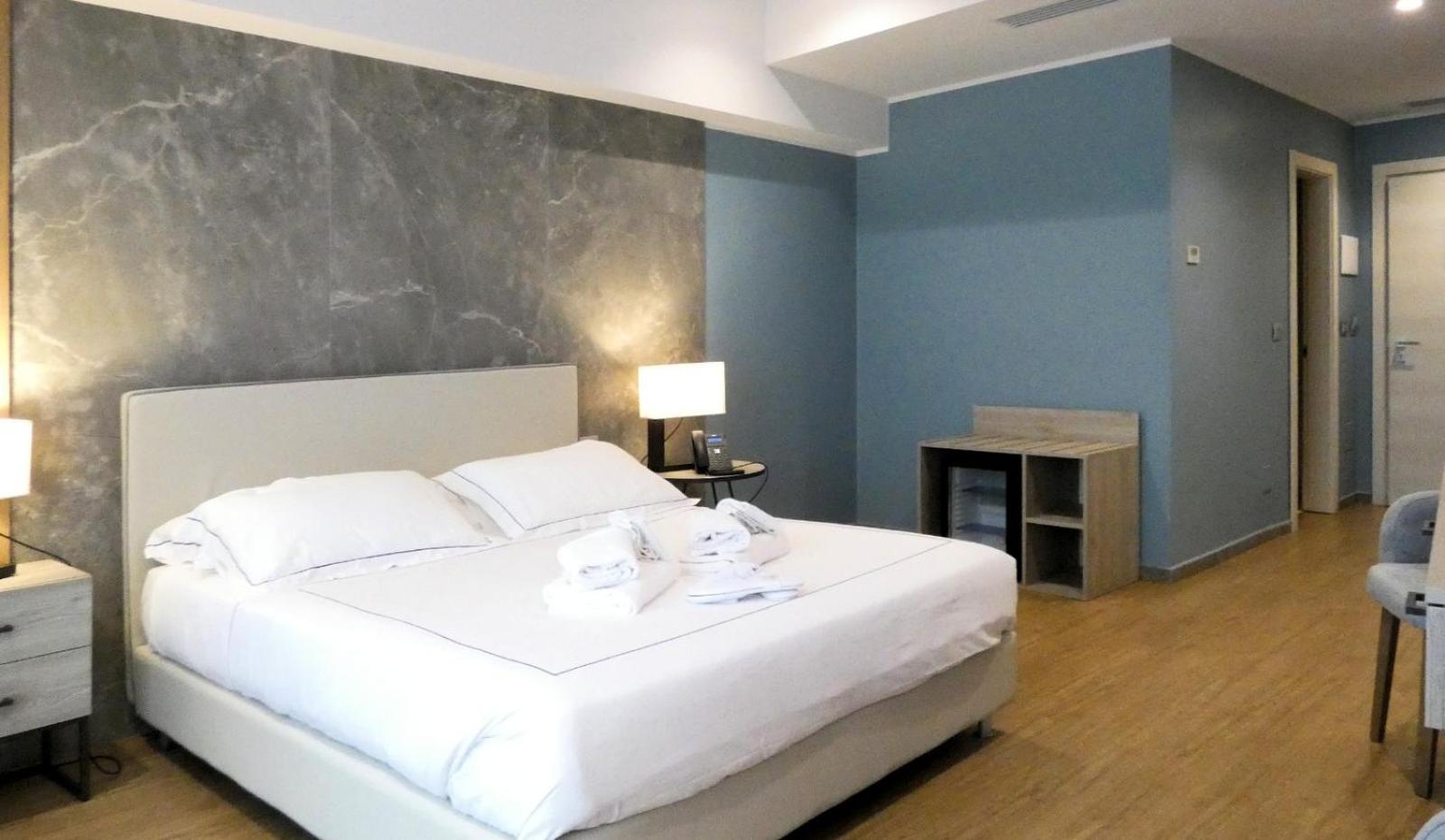 Hotel Byron - Photo 5