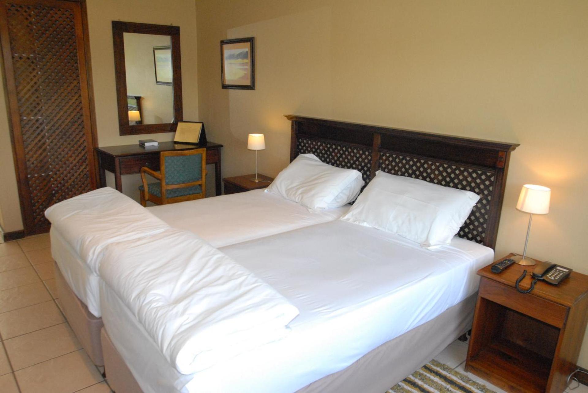 Emafini Country Lodge - Photo 4