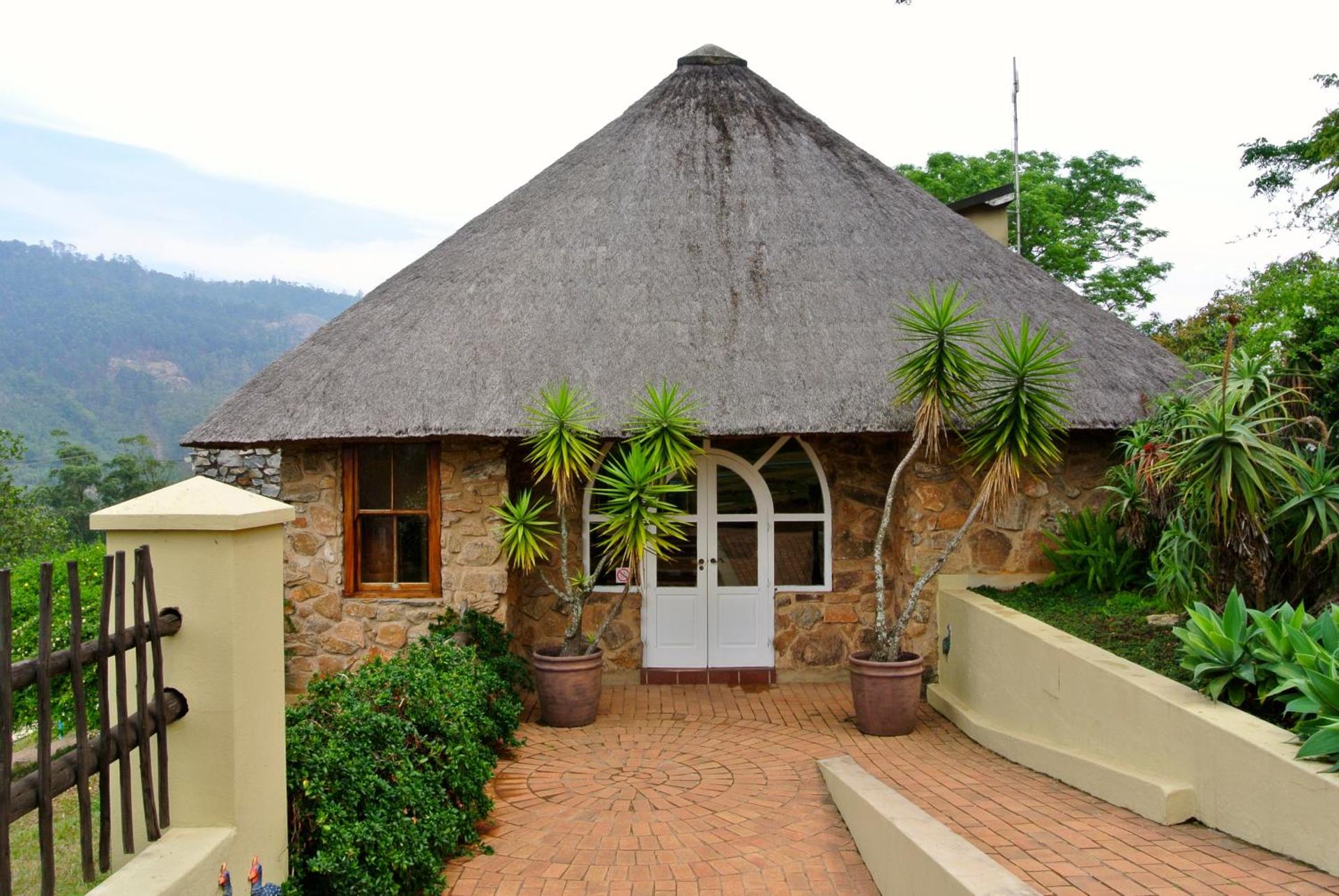 Emafini Country Lodge - Photo 2