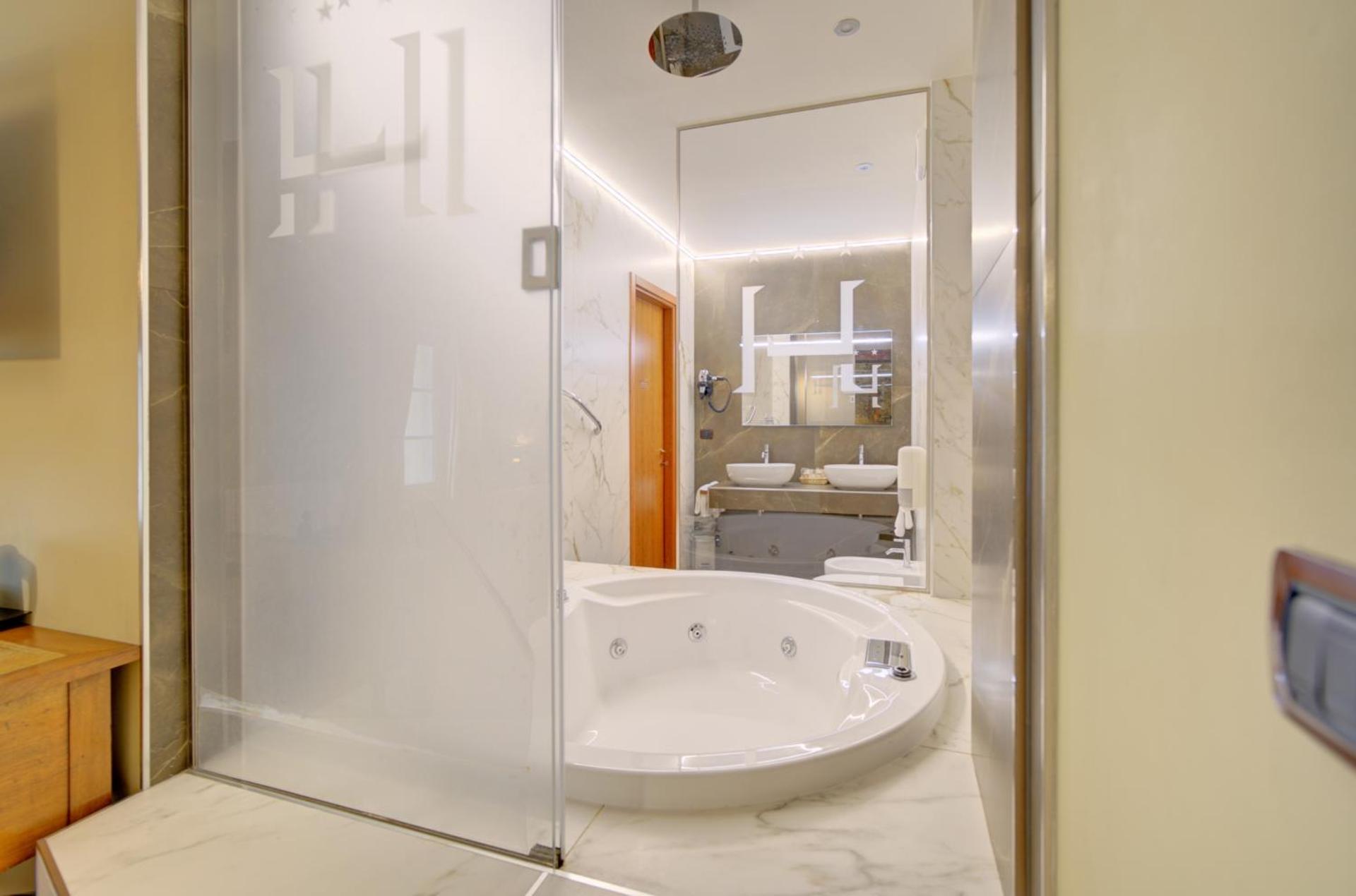 Liberty Hotel - Photo 79