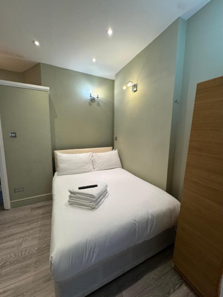 The Paramount Hotel - Photo 2