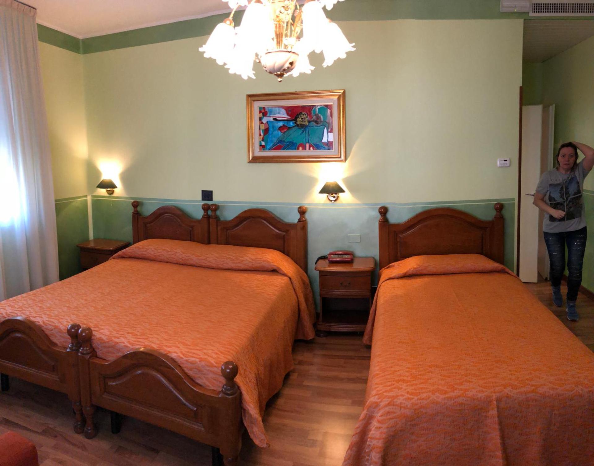 Hotel Victoria - Photo 45