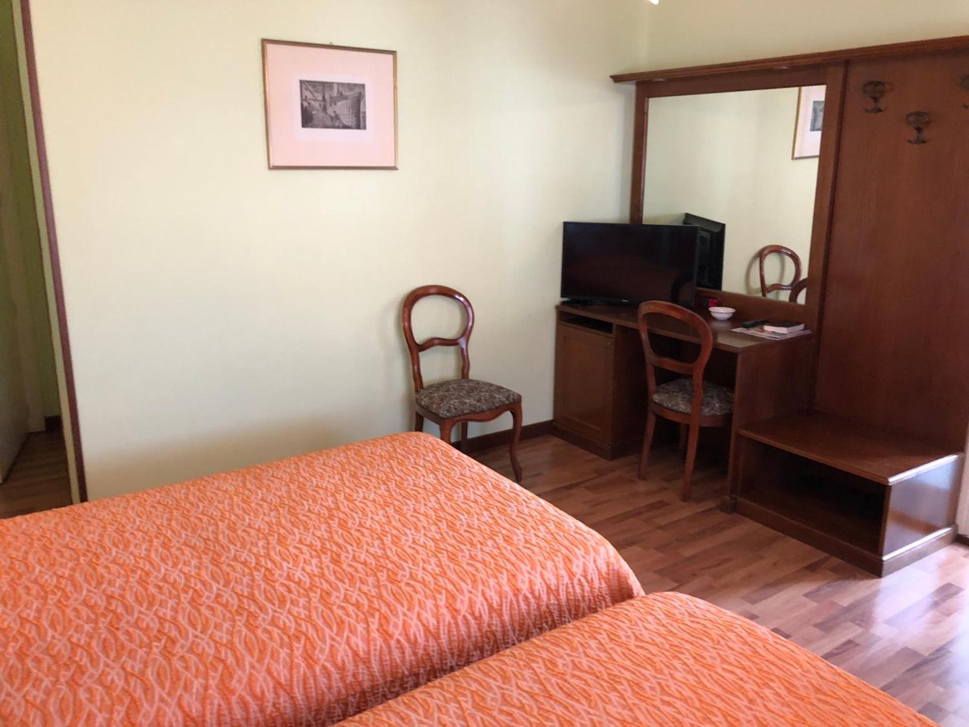 Hotel Victoria - Photo 49