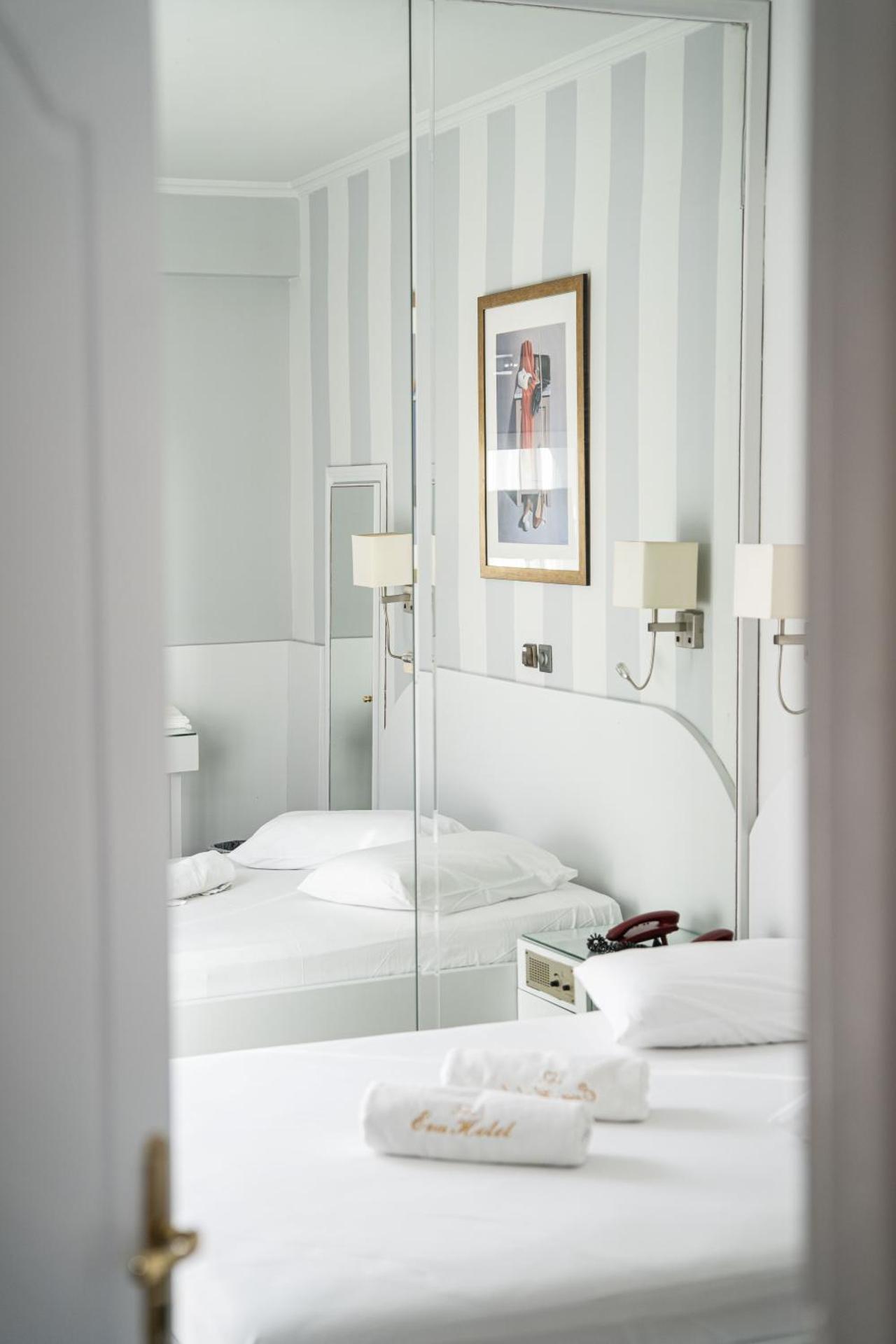 Eva Hotel Piraeus - Photo 27