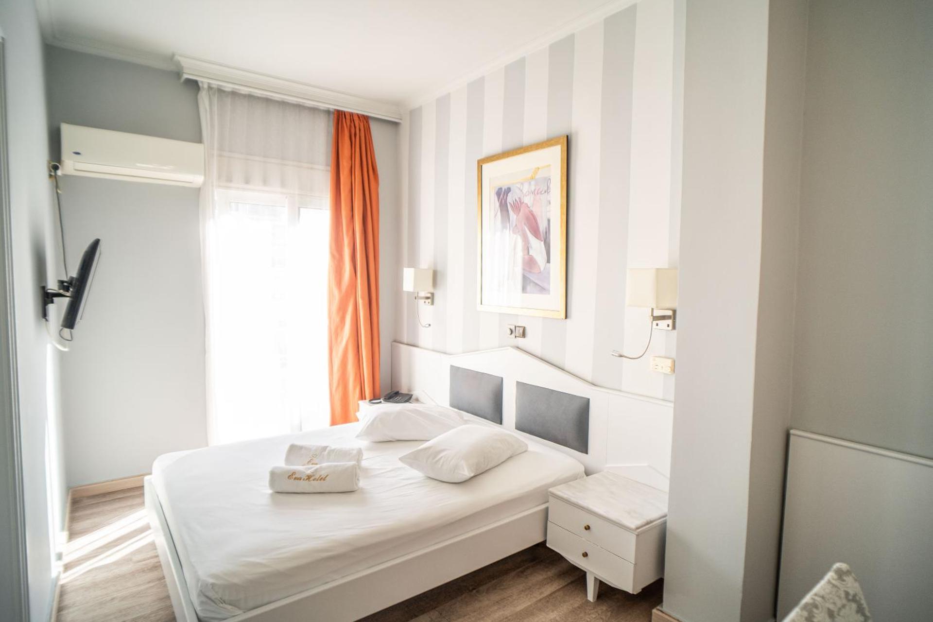 Eva Hotel Piraeus - Photo 40
