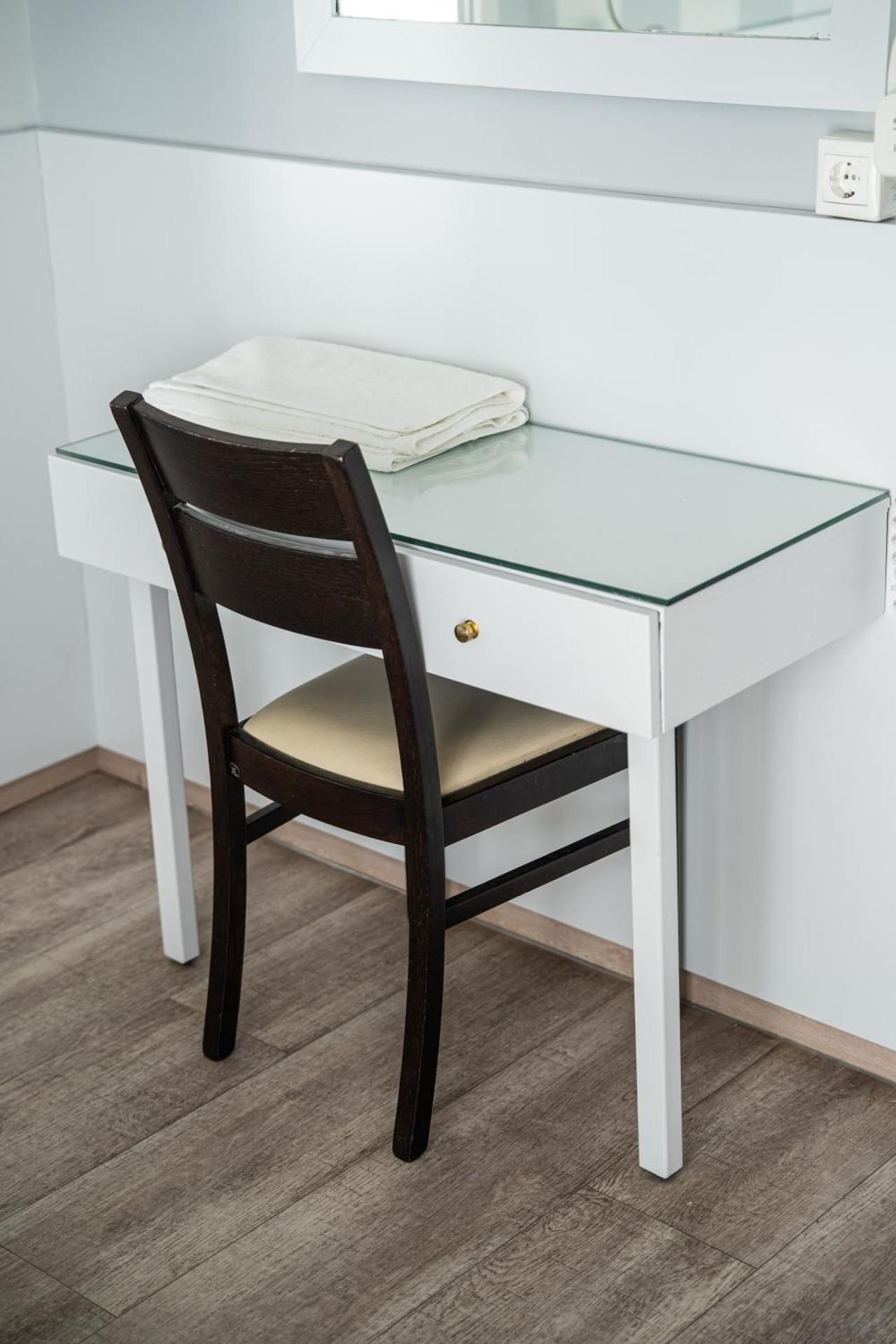 Eva Hotel Piraeus - Photo 15