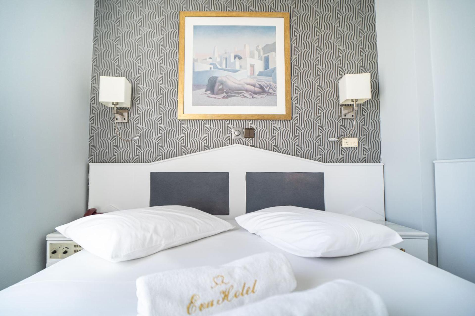 Eva Hotel Piraeus - Photo 11