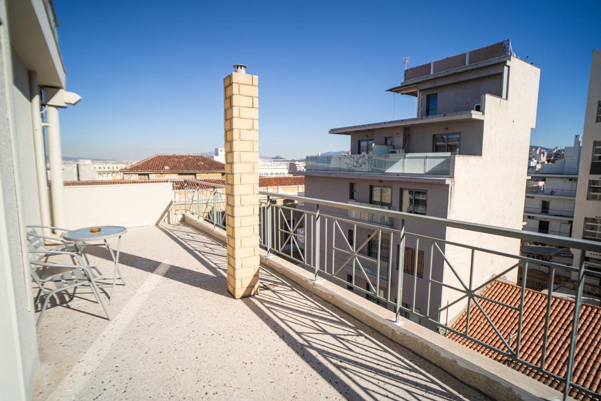 Eva Hotel Piraeus - Photo 47