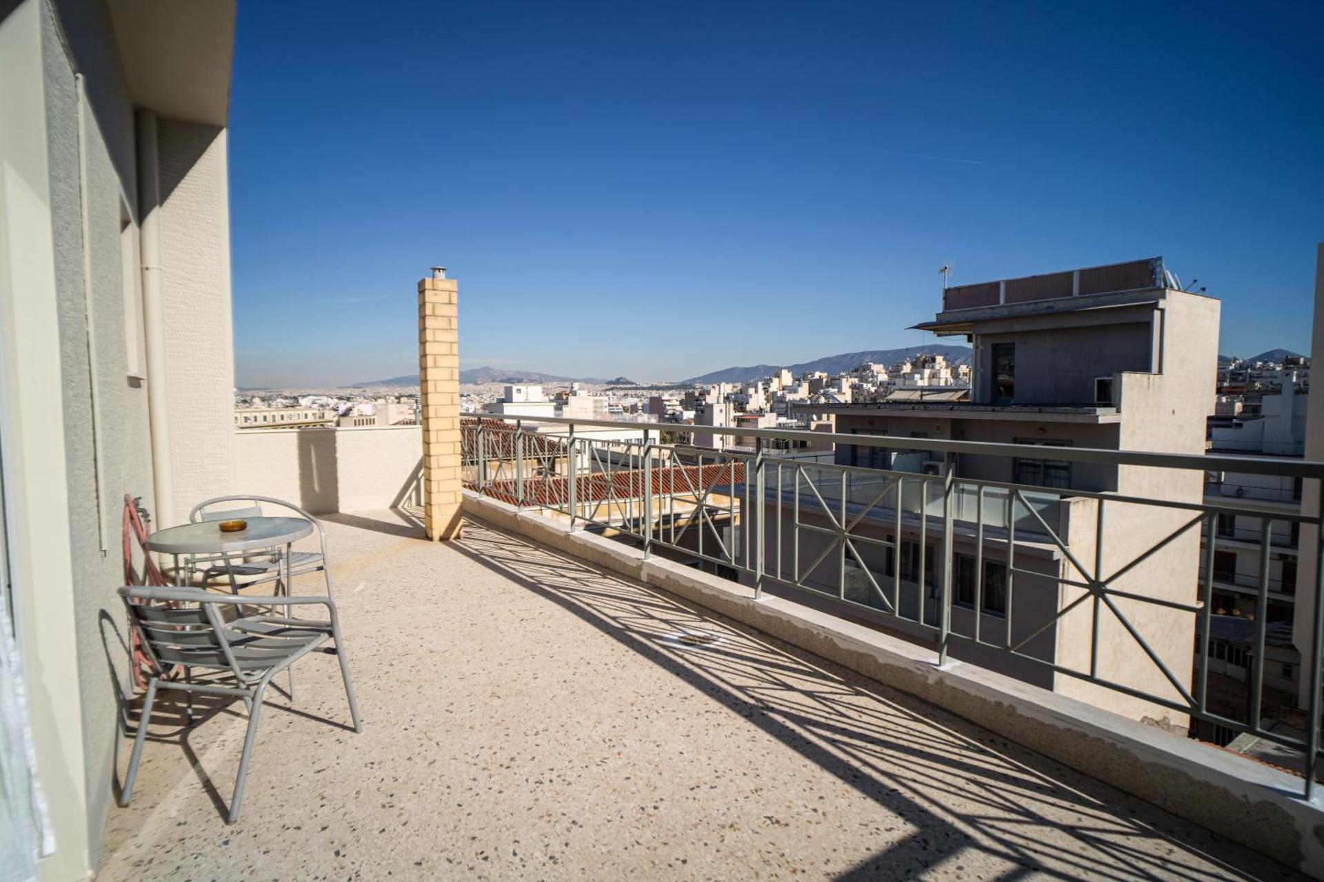 Eva Hotel Piraeus - Photo 4