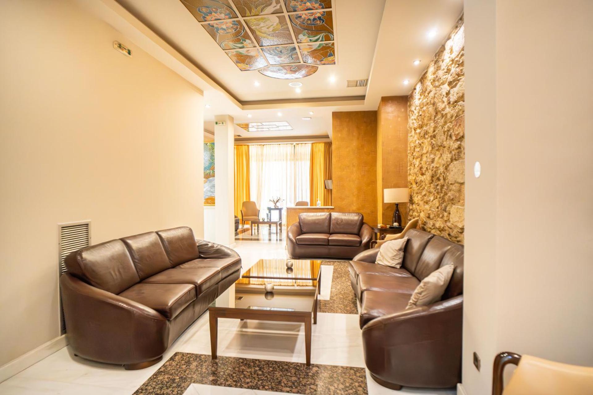 Eva Hotel Piraeus - Photo 28