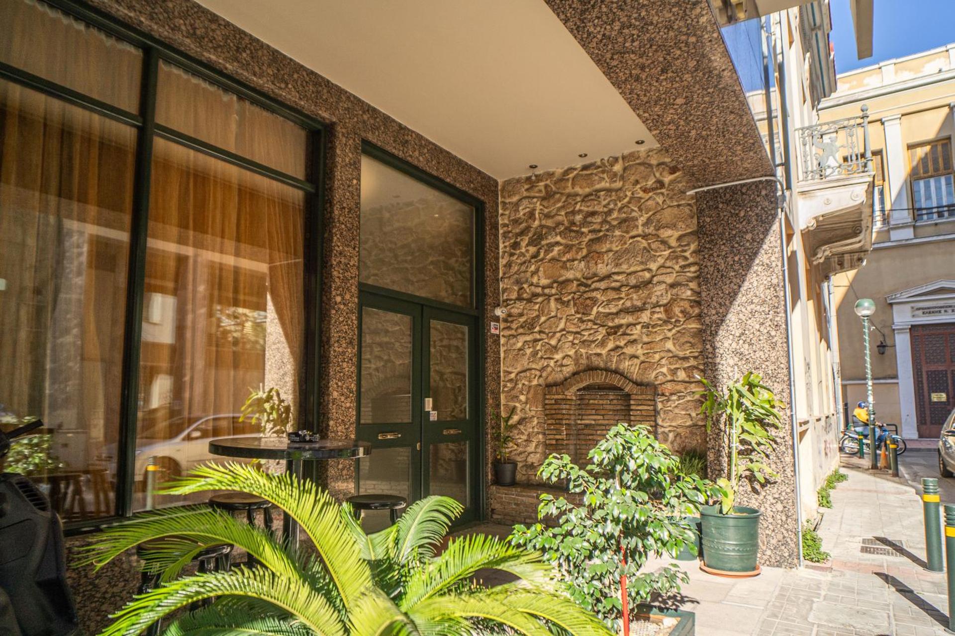 Eva Hotel Piraeus - Photo 31