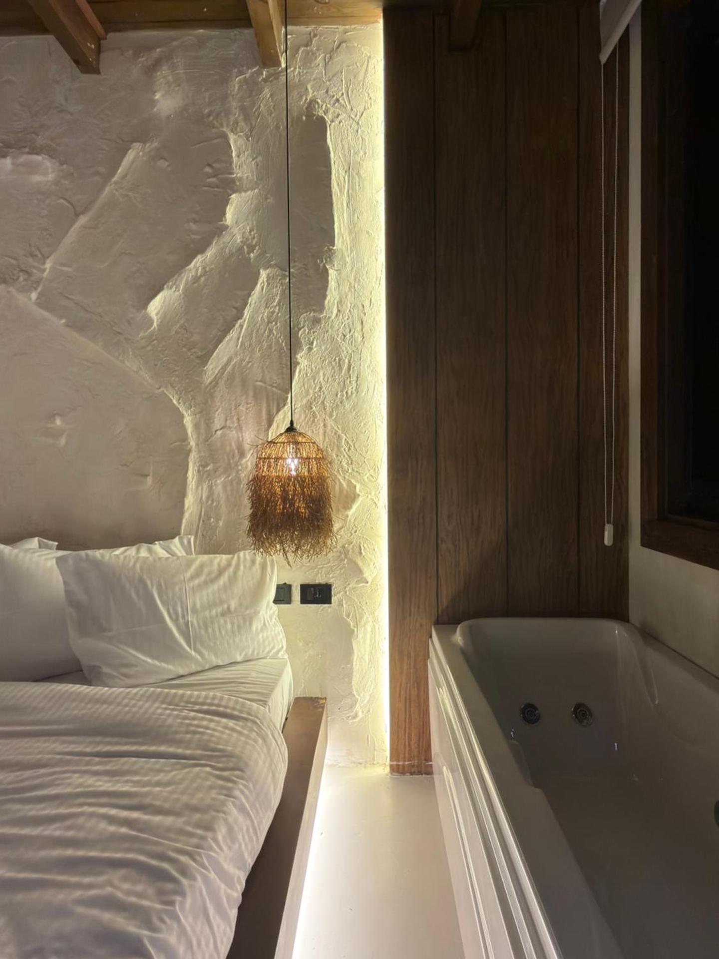 AMUNET Pyramids View Boutique Hotel with Pool and Rooftop Jacuzzi - Photo 17