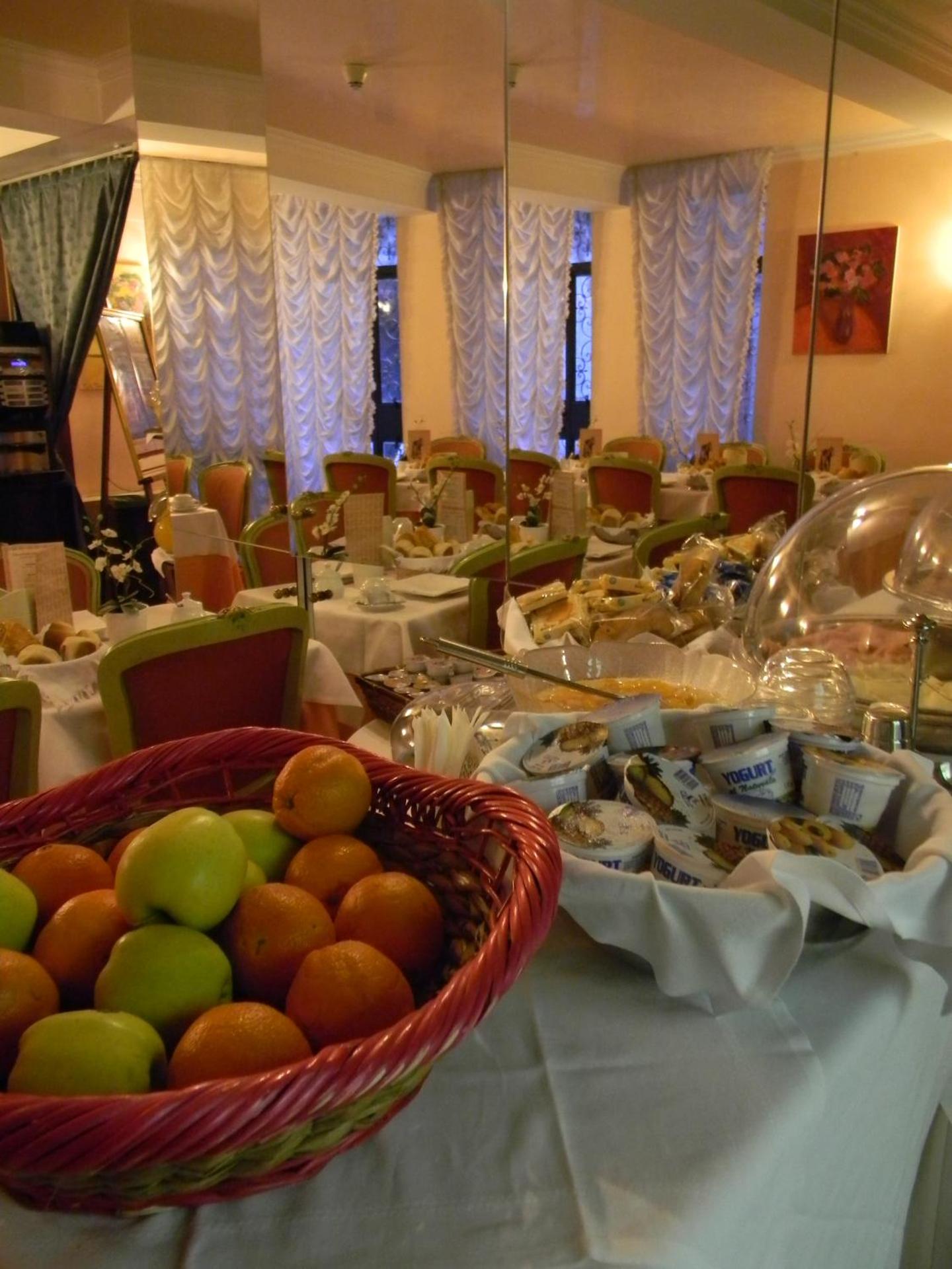 Hotel Pantalon - Photo 19