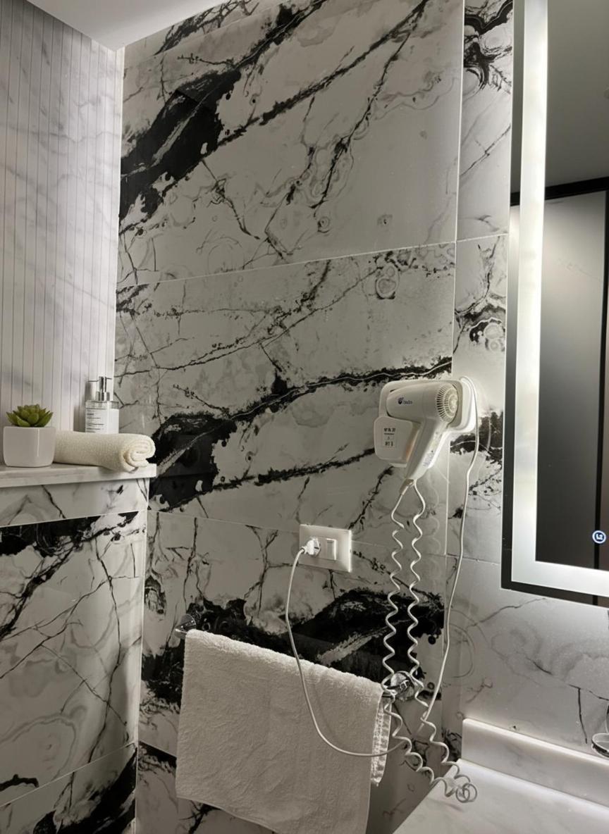 New Blue Pyramids Cave - Photo 29