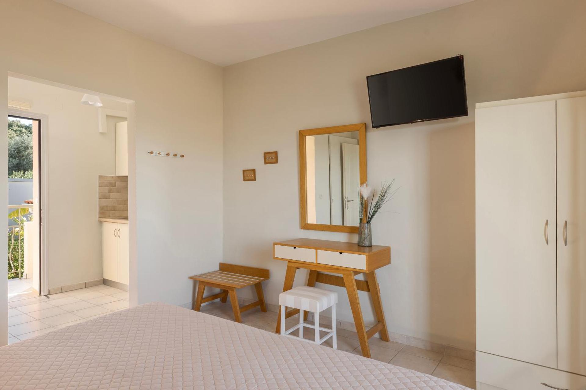 Panorama Fanari studios and apartments - Photo 41